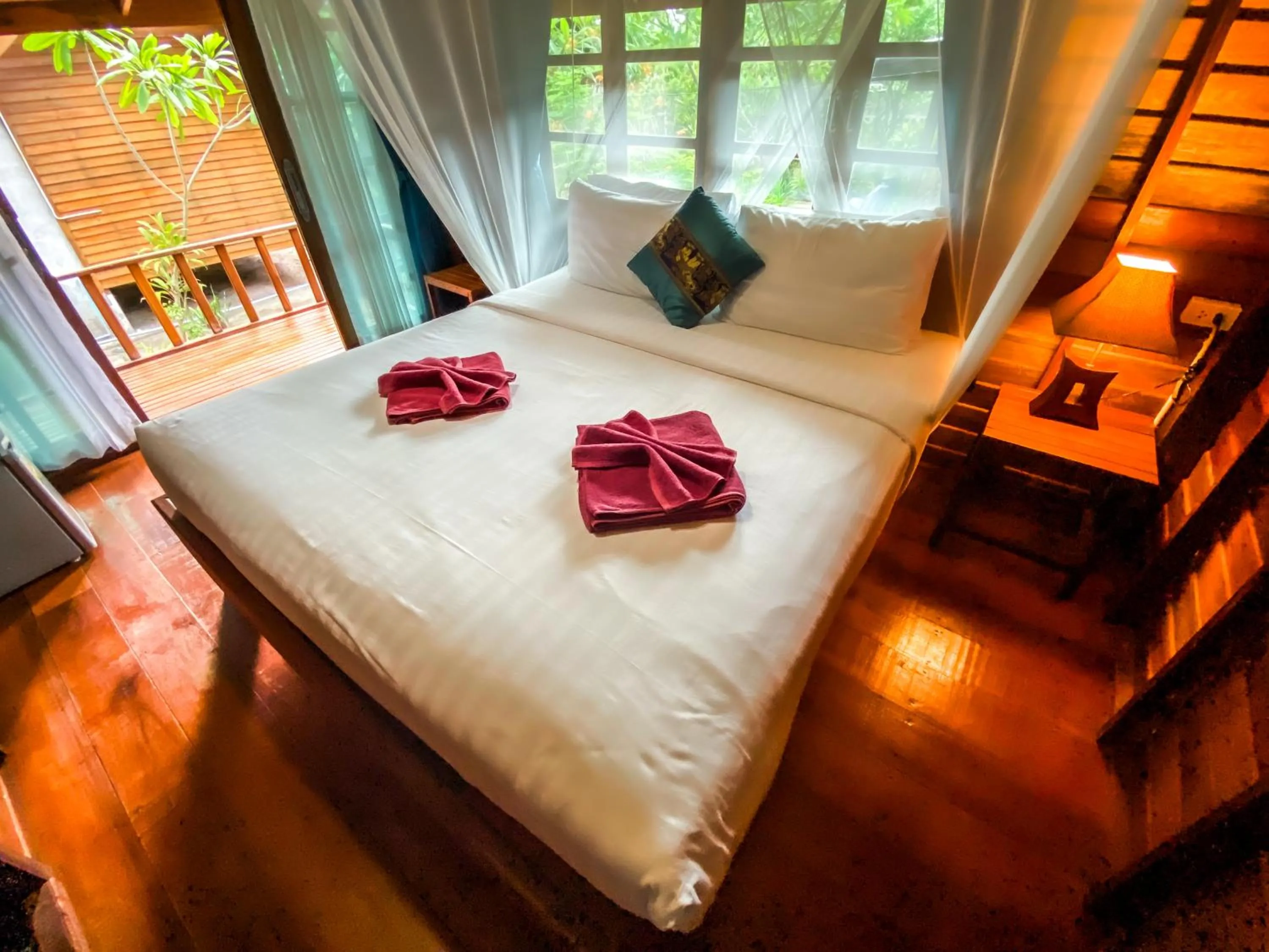 Bed in Lipe Beach Resort