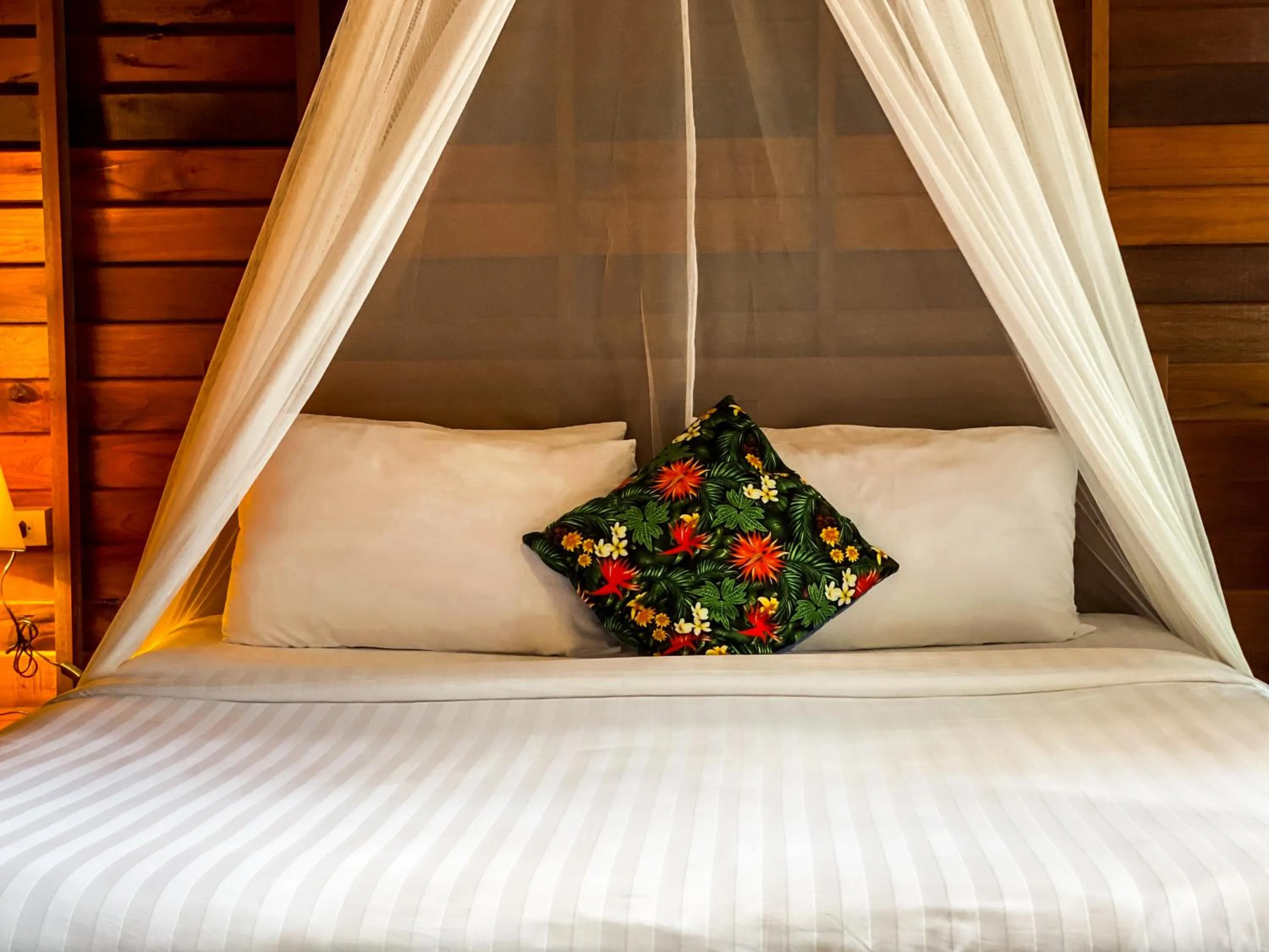Bed in Lipe Beach Resort