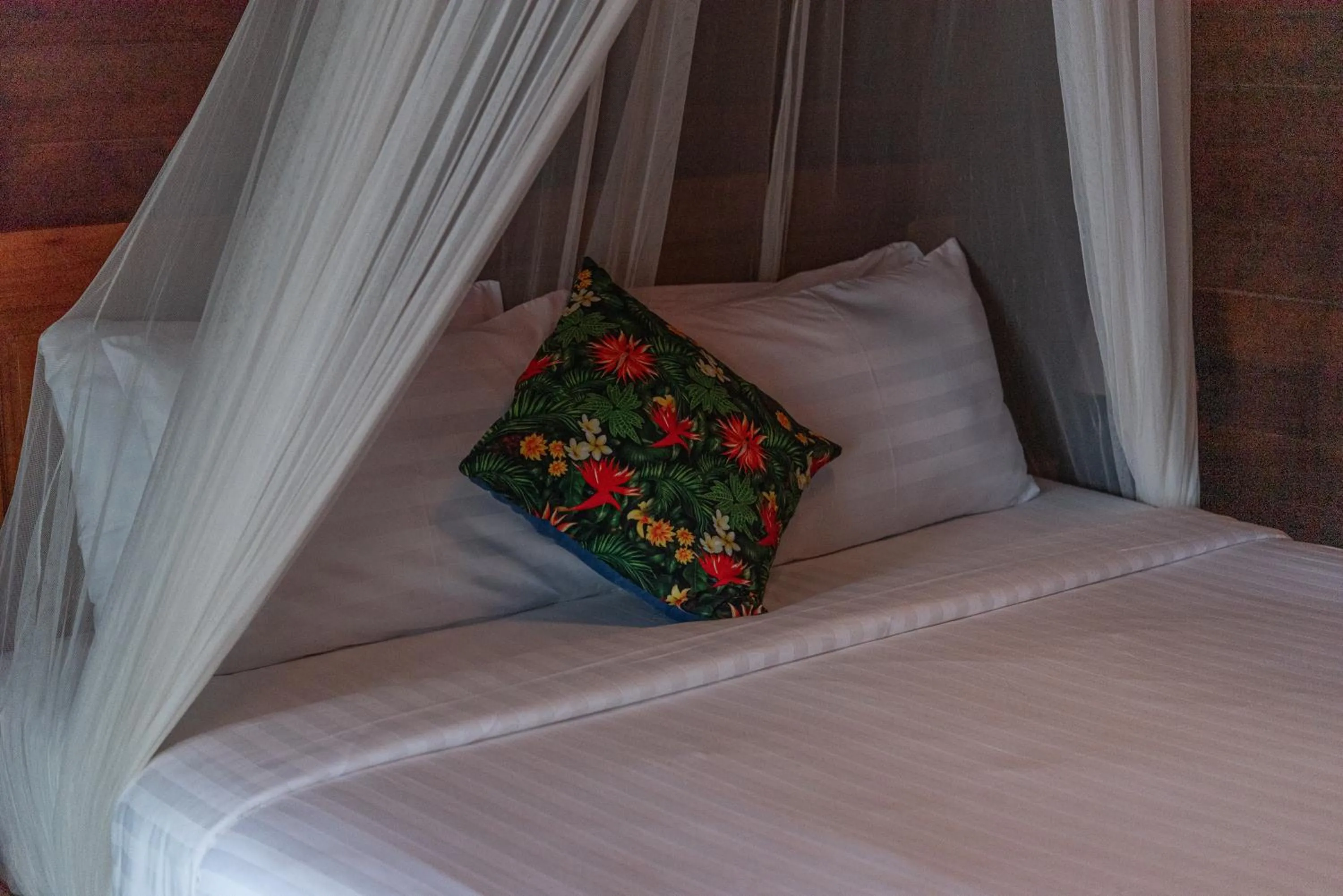 Bed in Lipe Beach Resort