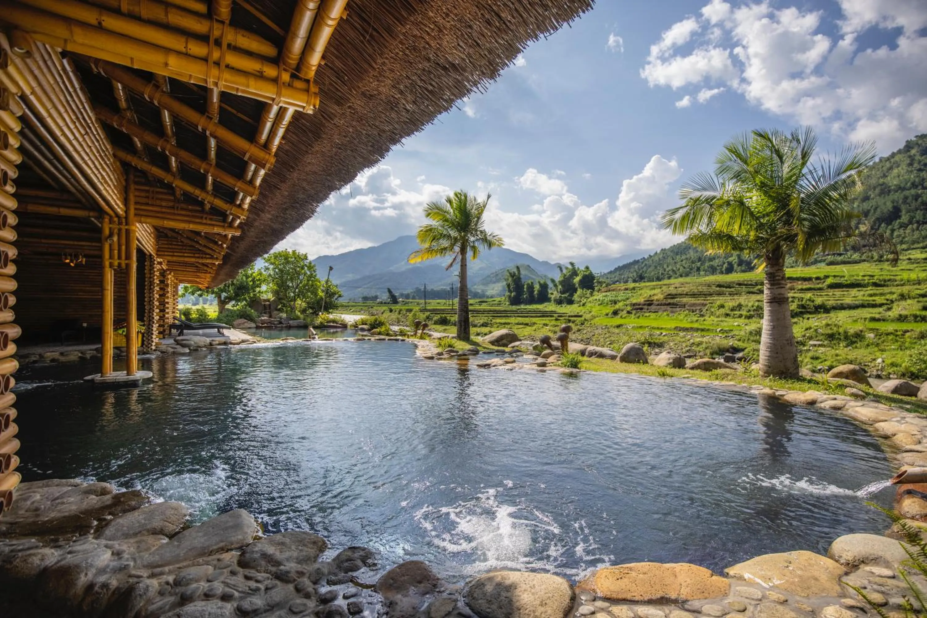 Hot Spring Bath in Le Champ Tu Le