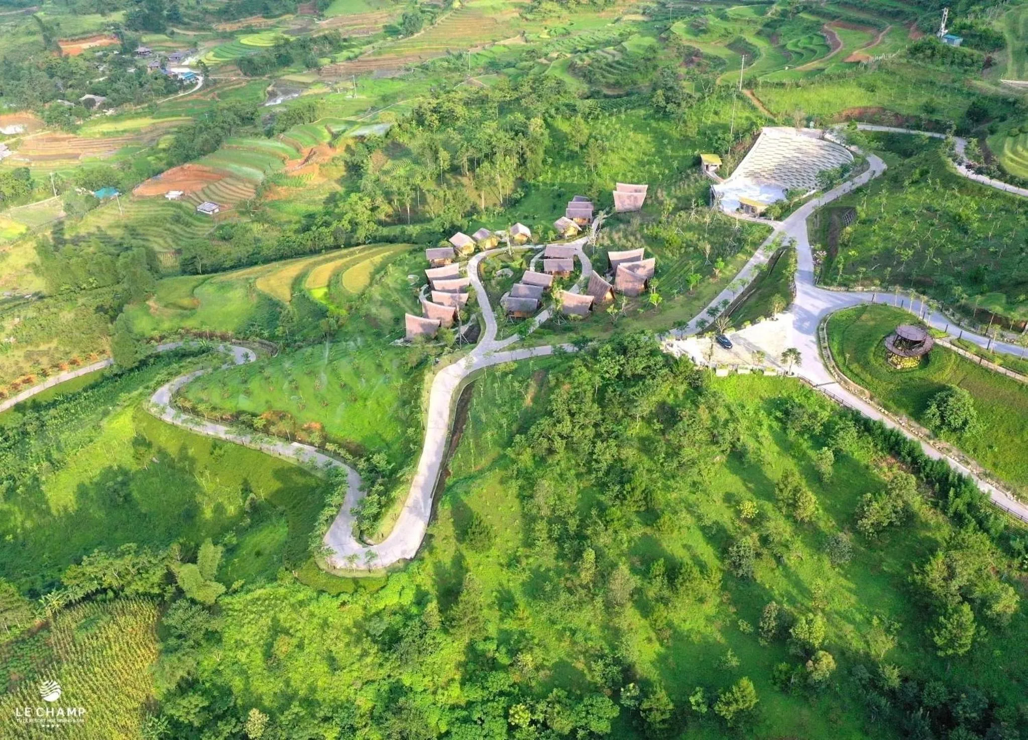 Property building in Le Champ Tu Le