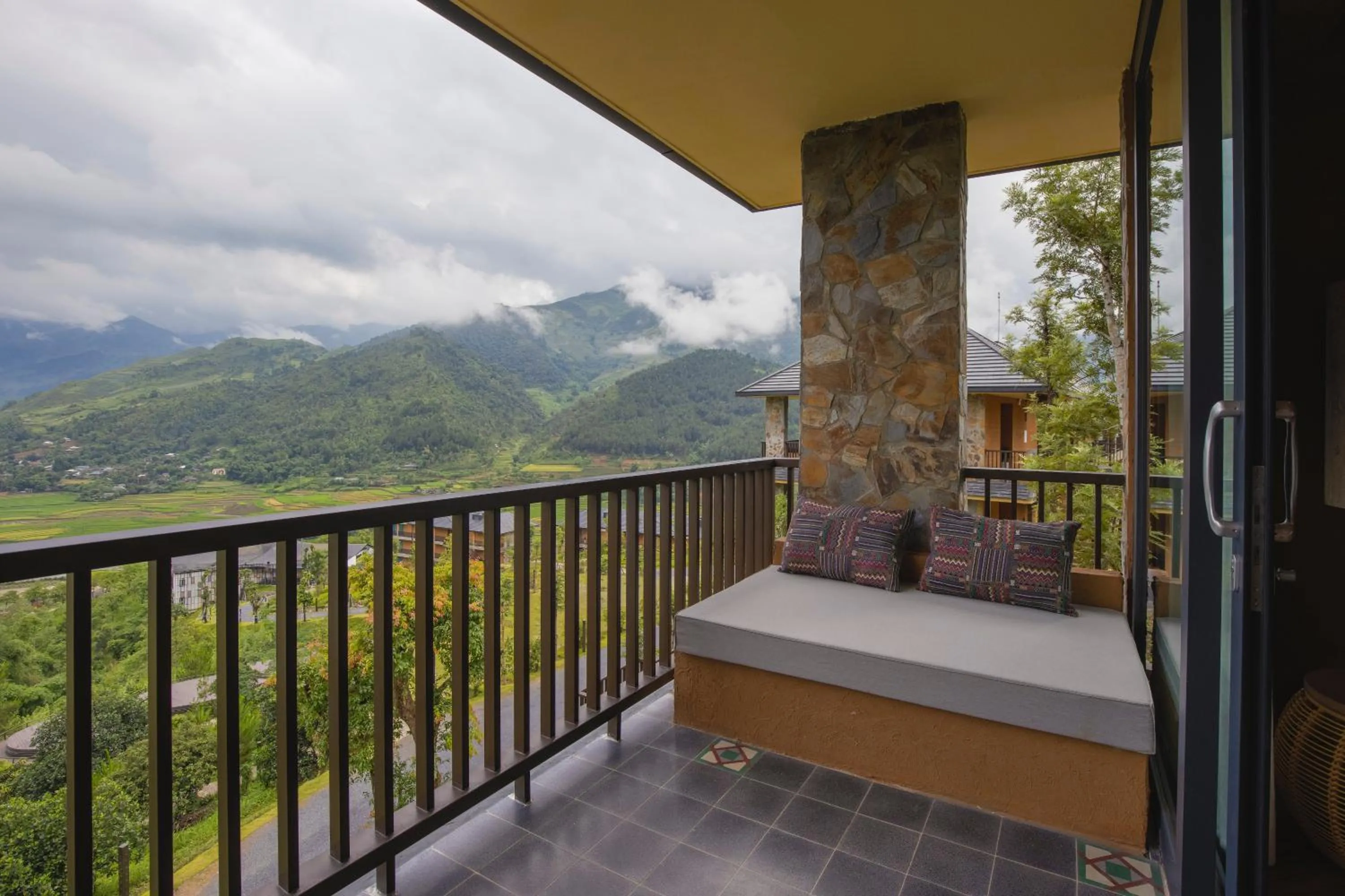Balcony/Terrace in Le Champ Tu Le