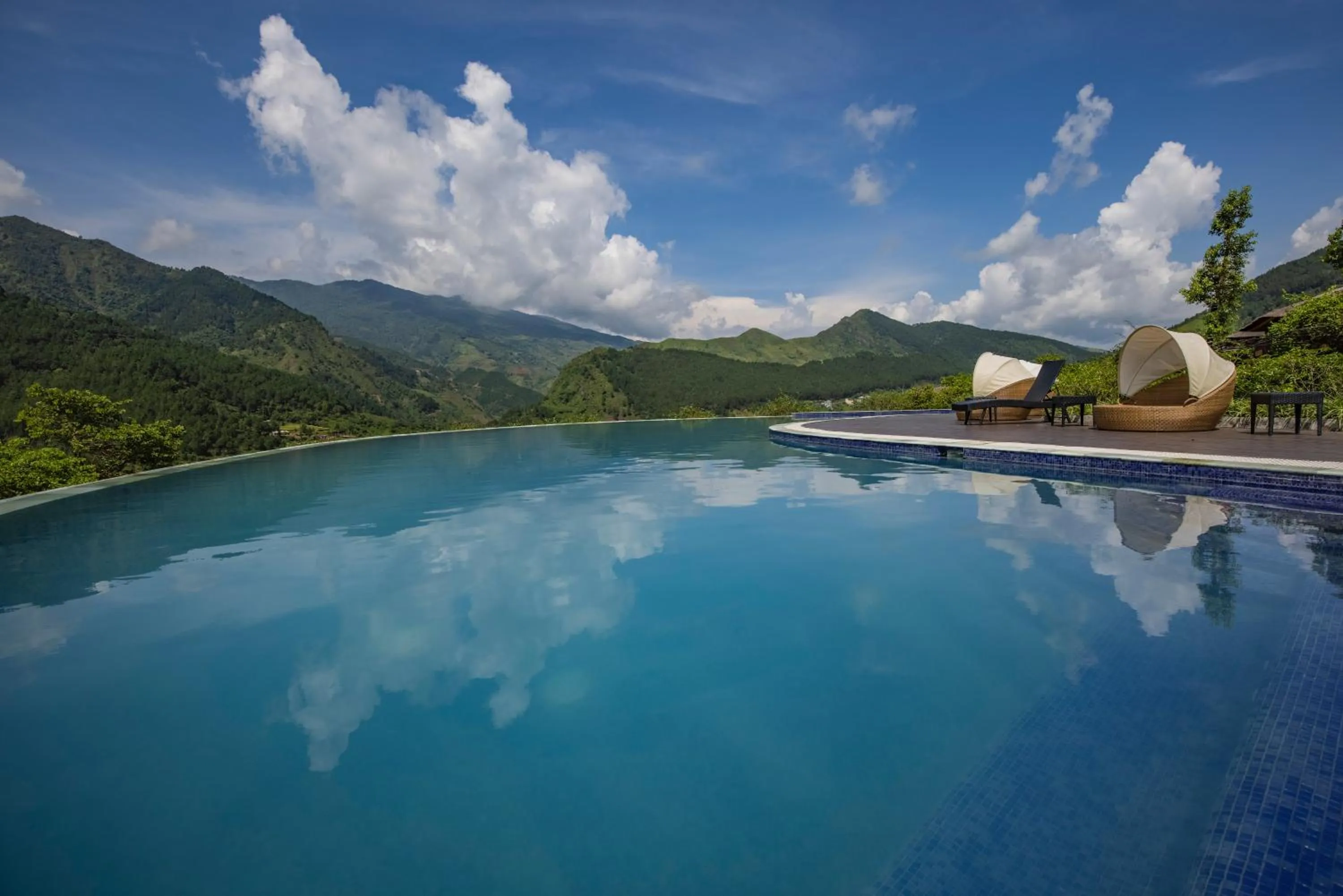 Swimming pool in Le Champ Tu Le