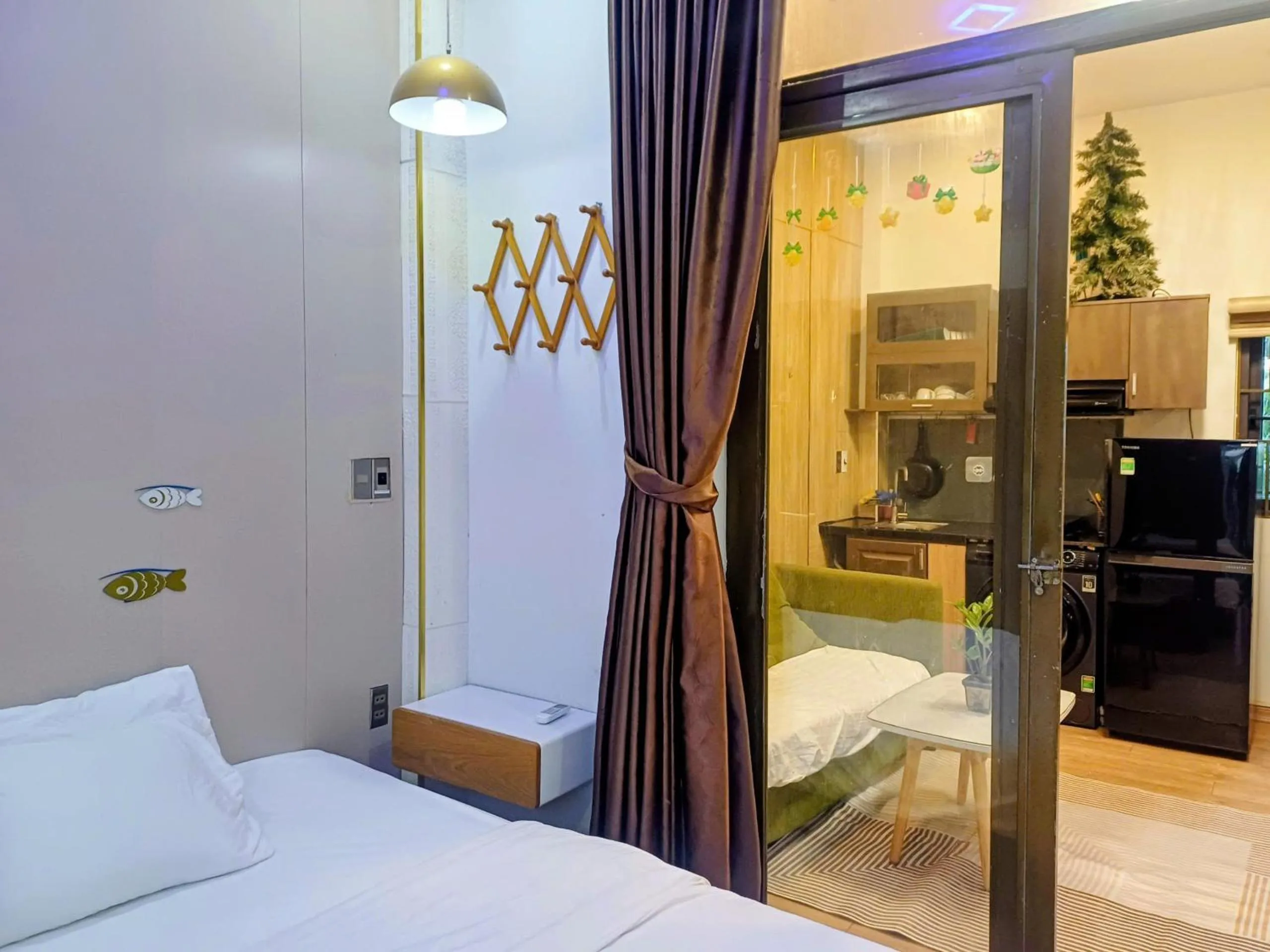 Kitchen or kitchenette, Bed in Seashine Apartment