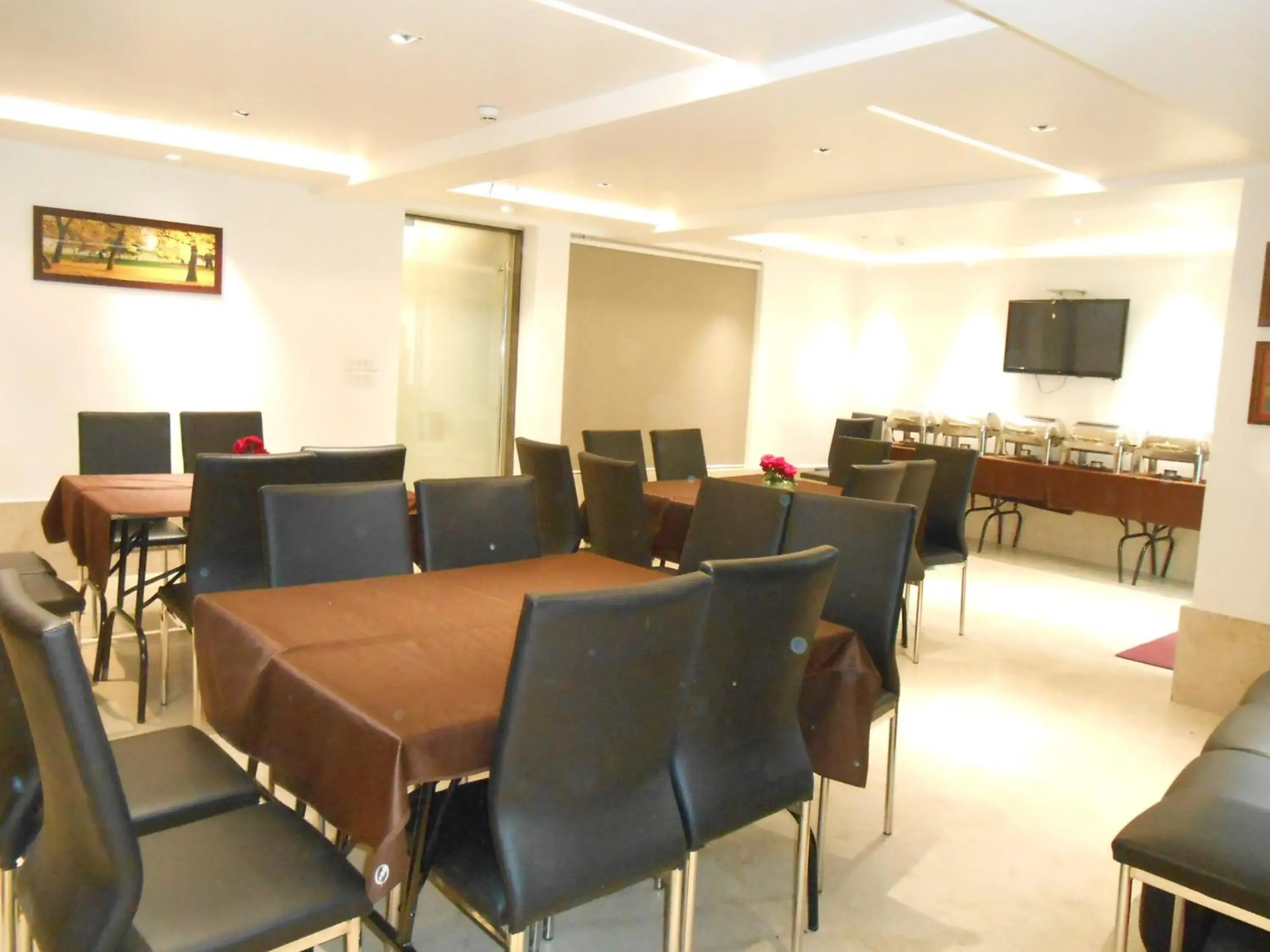 Restaurant/places to eat in Hotel Aston International Restaurant/places to eat in Hotel Aston International