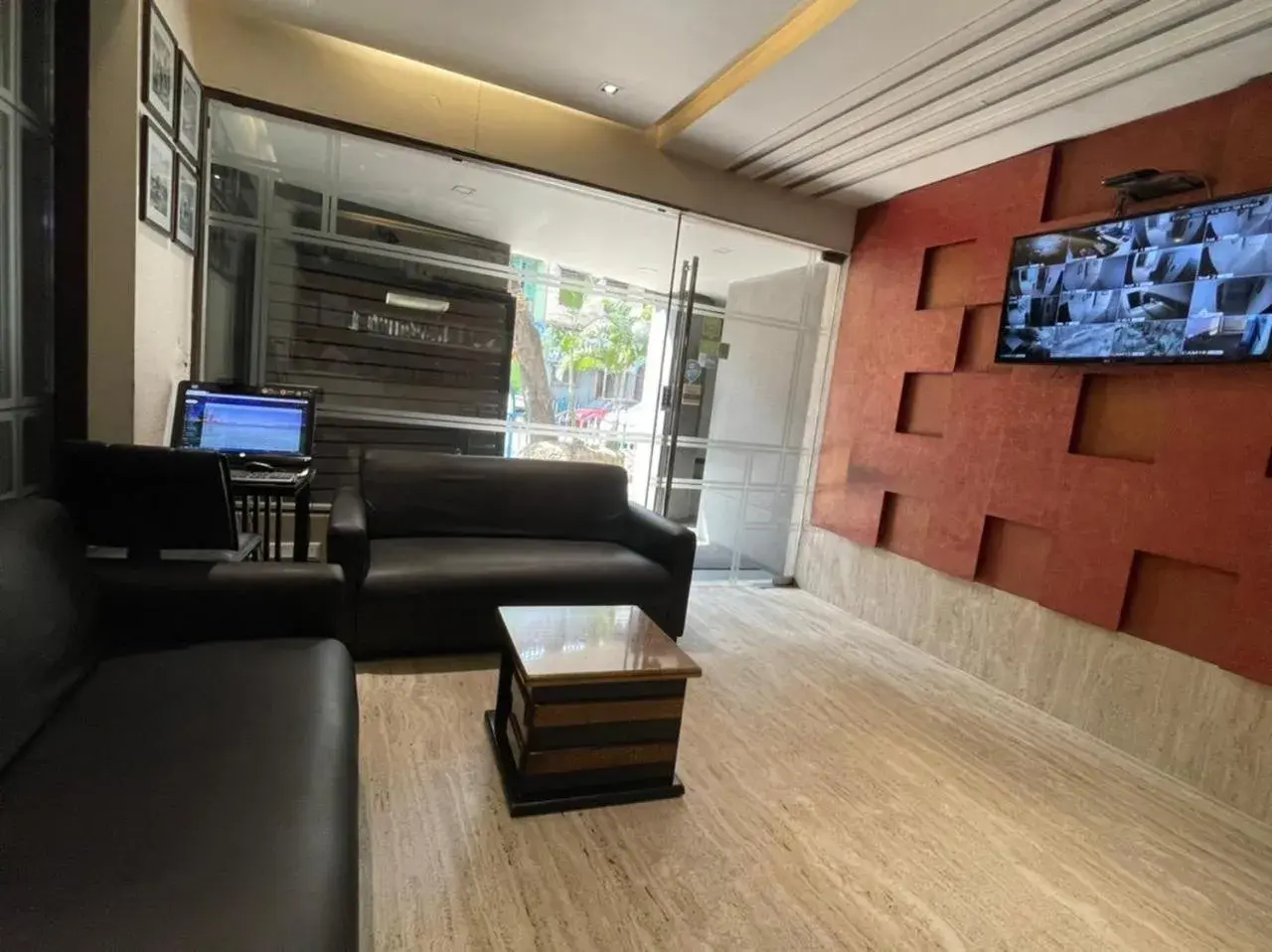 Lobby or reception in Hotel Aston International Lobby or reception in Hotel Aston International