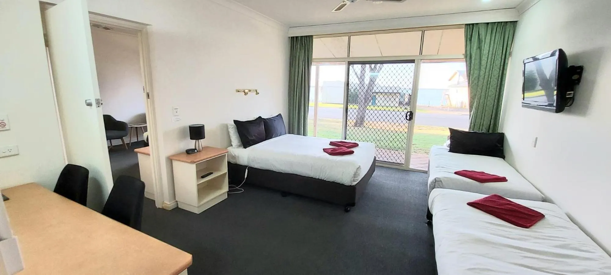 Bed in Barmera Lake Resort Motel