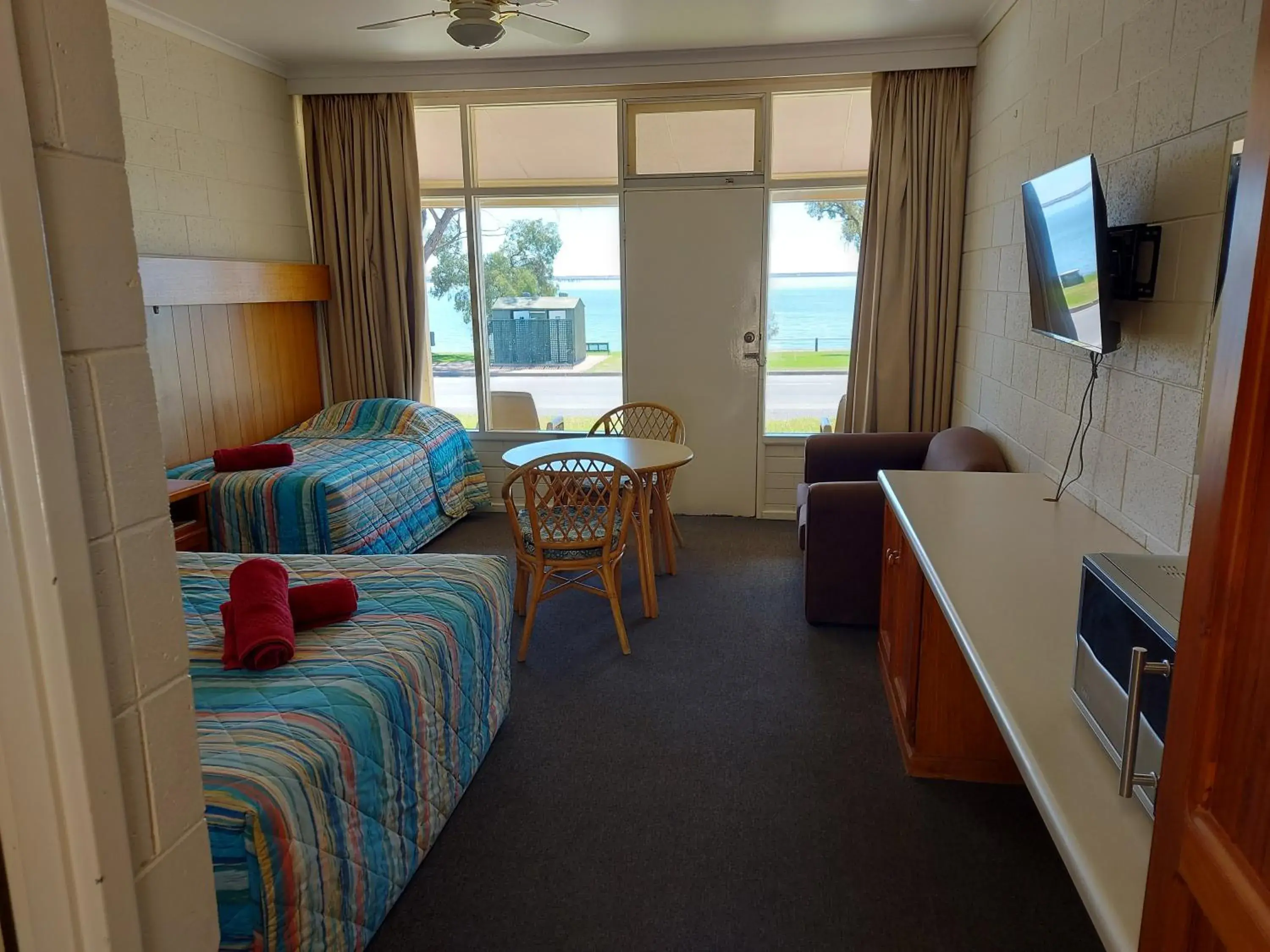 Standard Twin Room in Barmera Lake Resort Motel Standard Twin Room in Barmera Lake Resort Motel