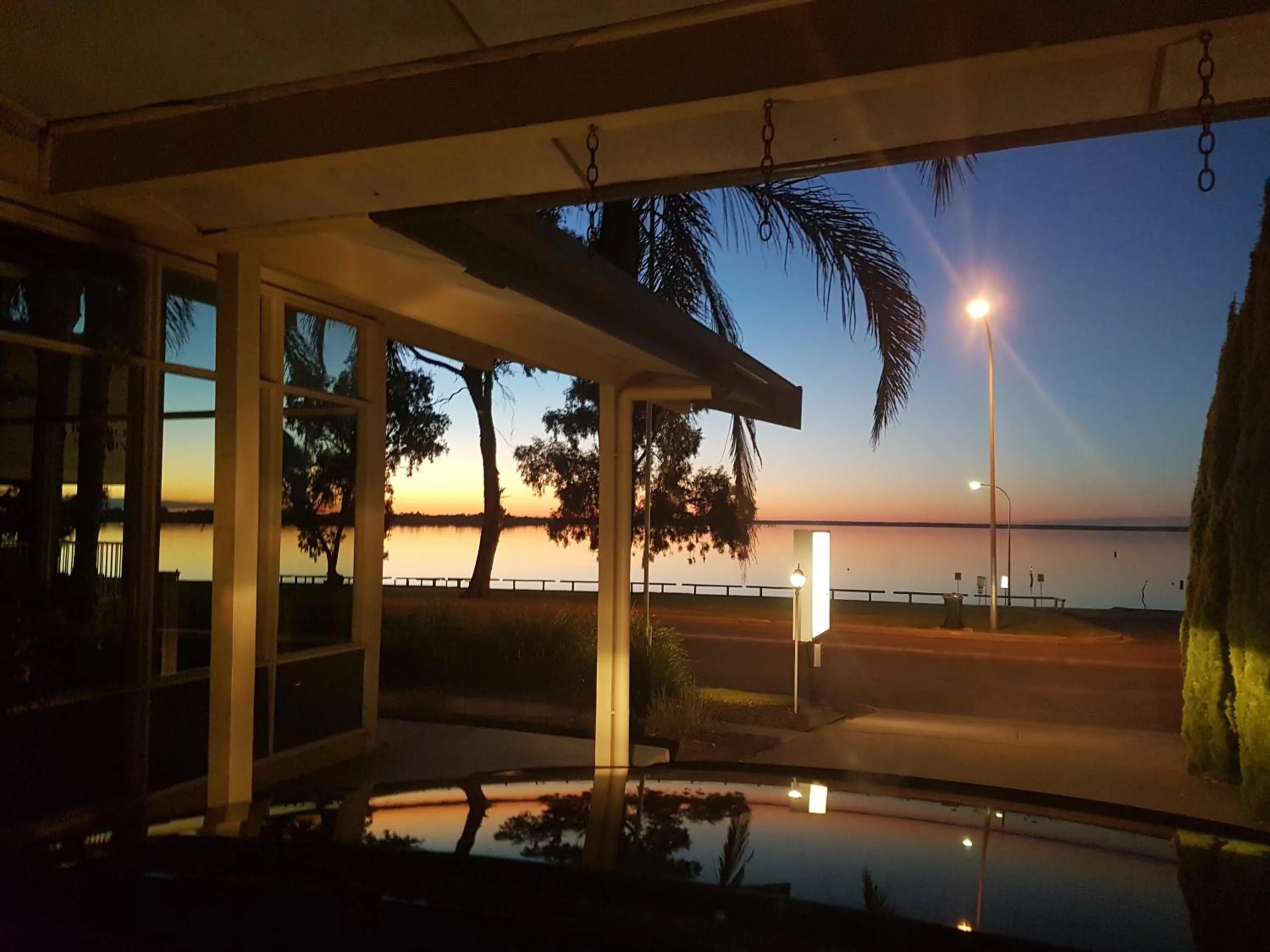 Sunset in Barmera Lake Resort Motel