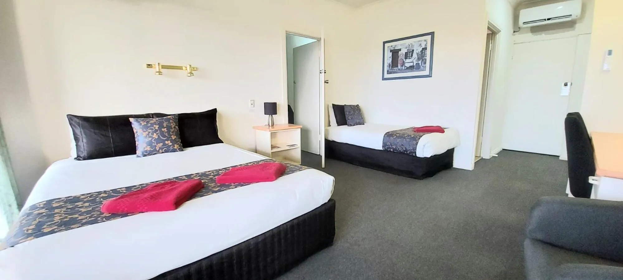Bed in Barmera Lake Resort Motel