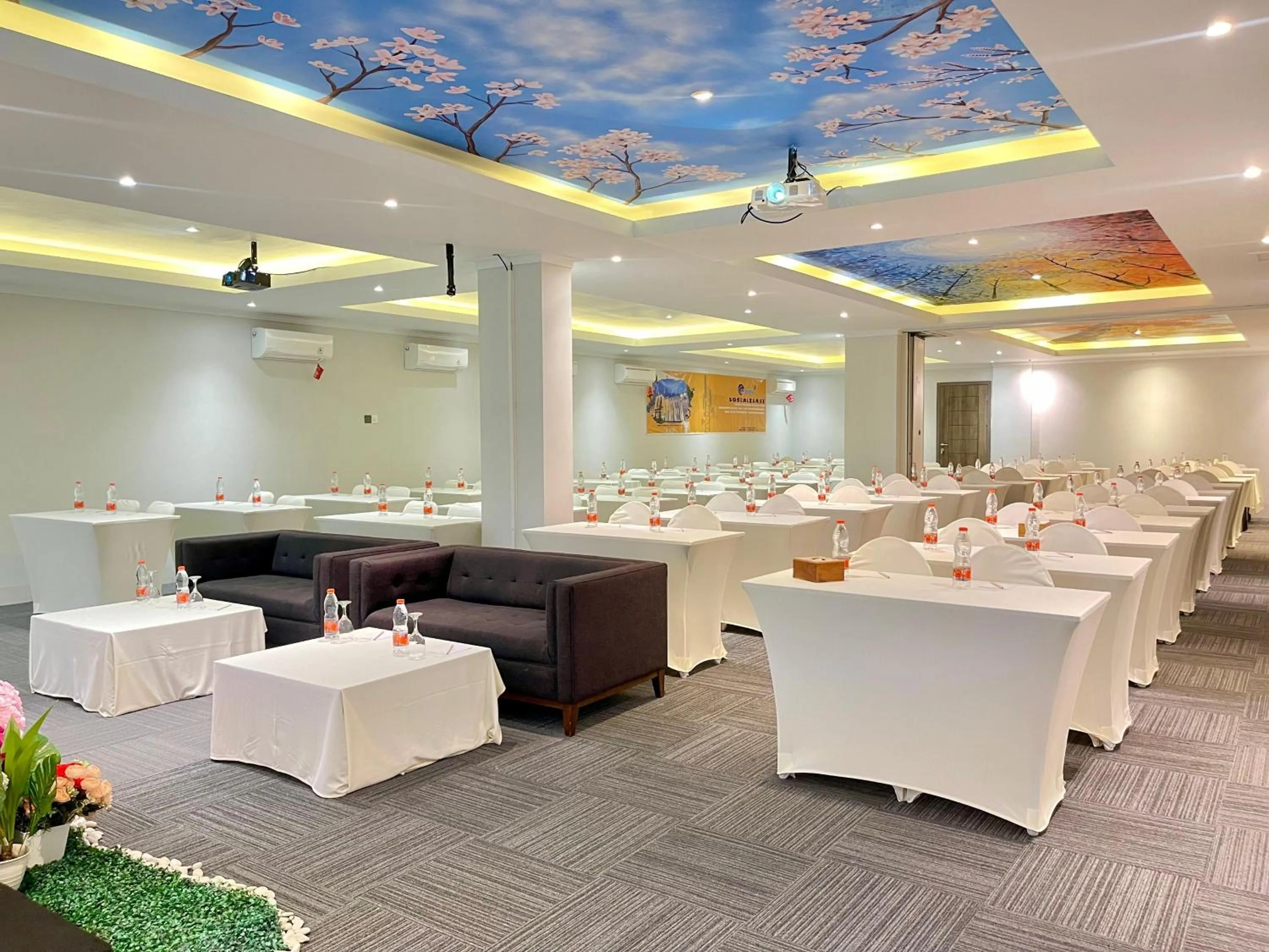 Meeting/conference room in Kaloka Airport Hotel