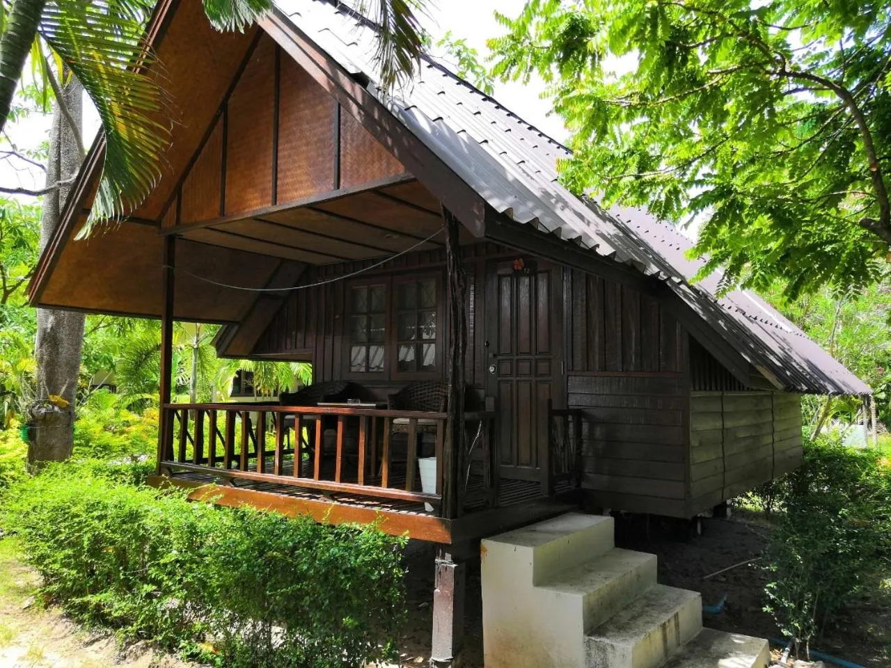 Garden in Seashell Coconut Village Koh Tao