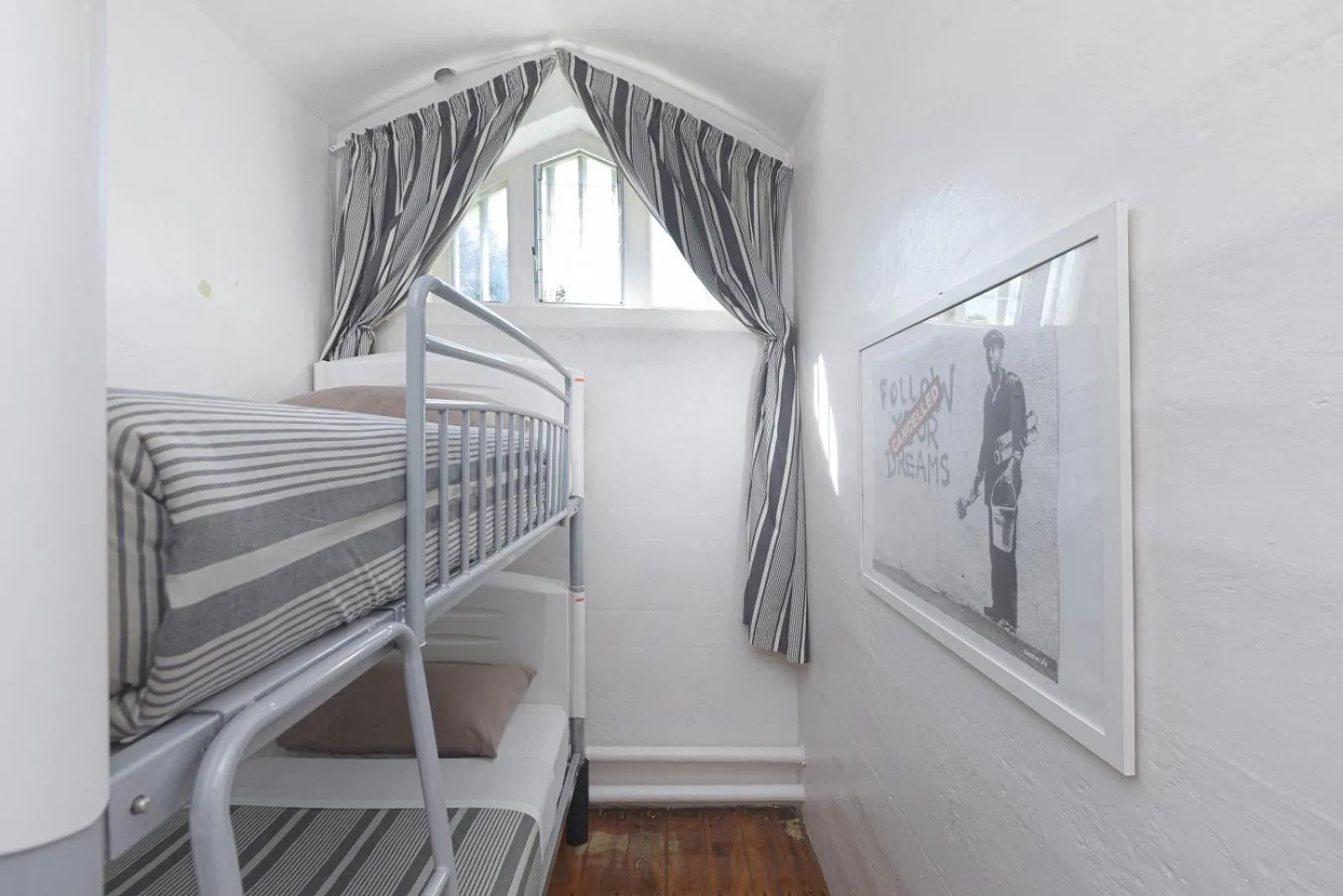 Photo of the whole room, Bed in Jailhouse Accommodation