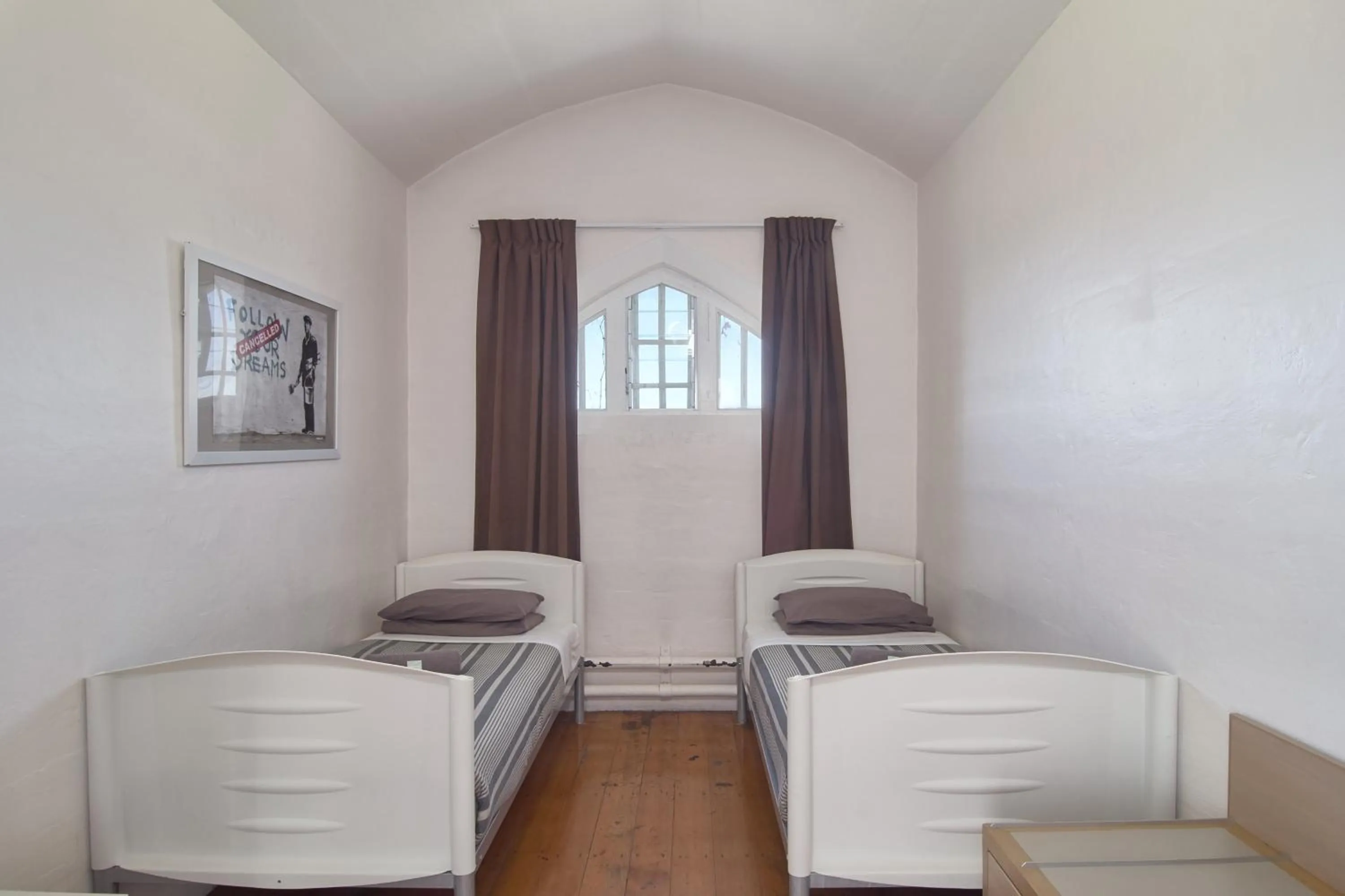 Photo of the whole room, Bed in Jailhouse Accommodation