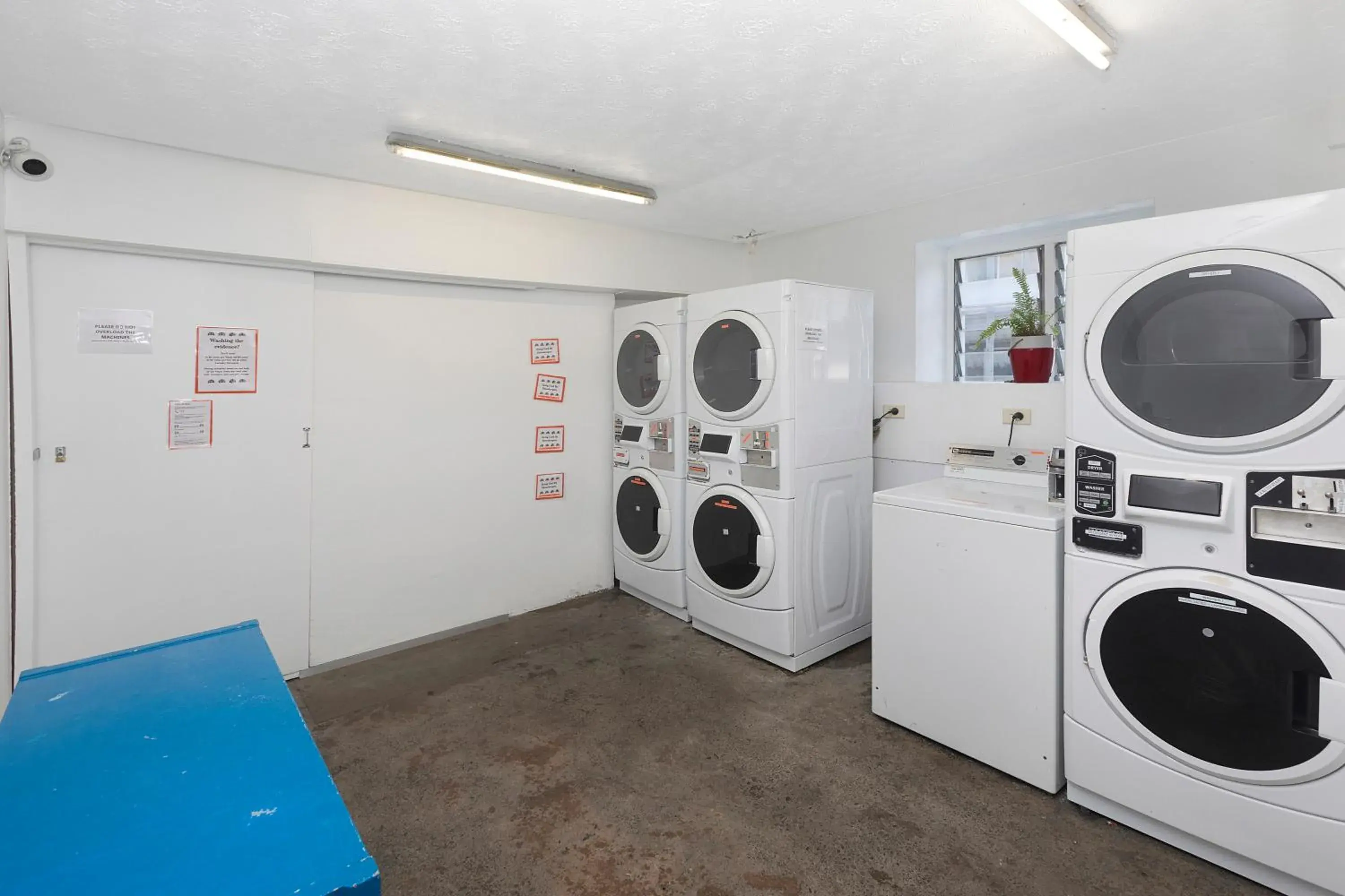 laundry, Kitchen/Kitchenette in Jailhouse Accommodation