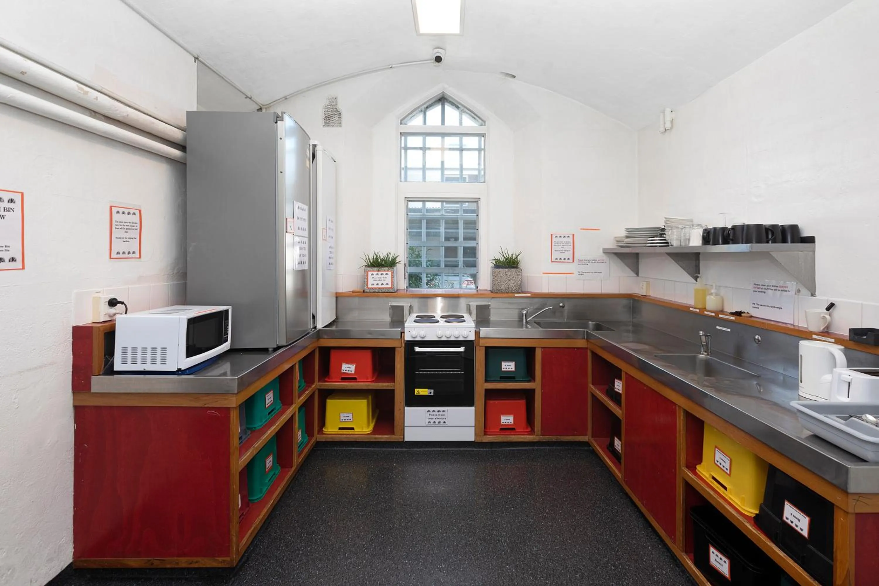Kitchen or kitchenette in Jailhouse Accommodation