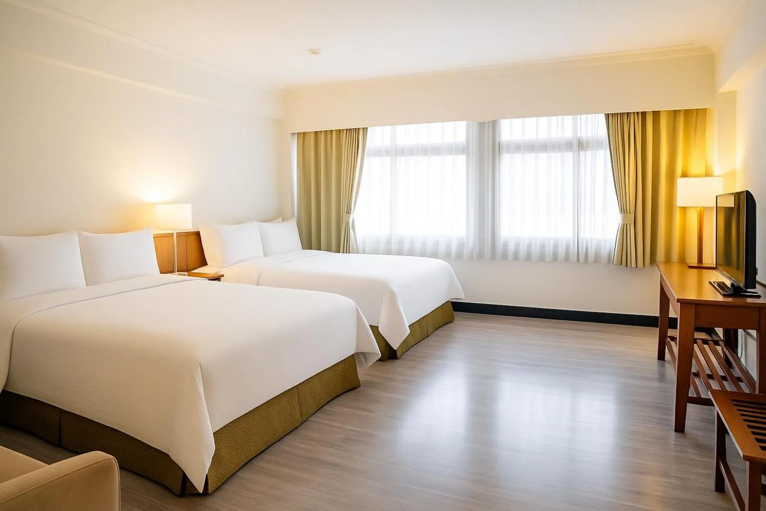 Bedroom, Bed in East Coast Hotel