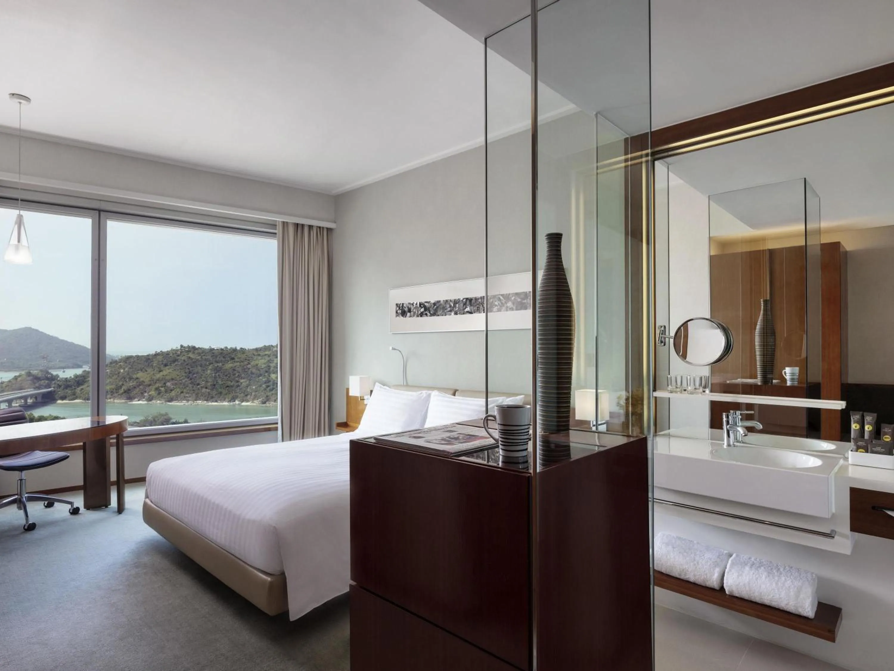 Bedroom, Bed in Novotel Citygate Hong Kong