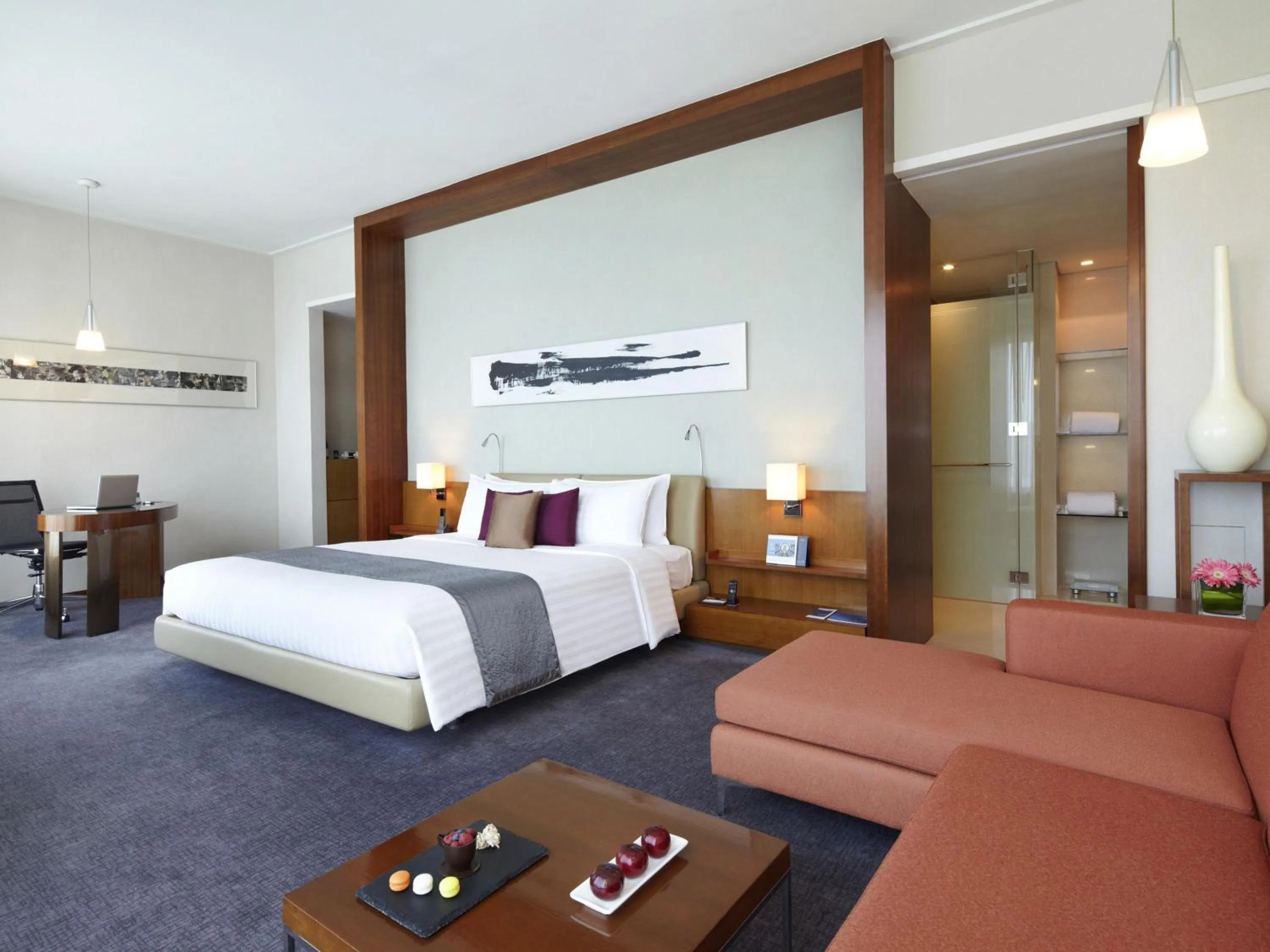 Bedroom, Bed in Novotel Citygate Hong Kong