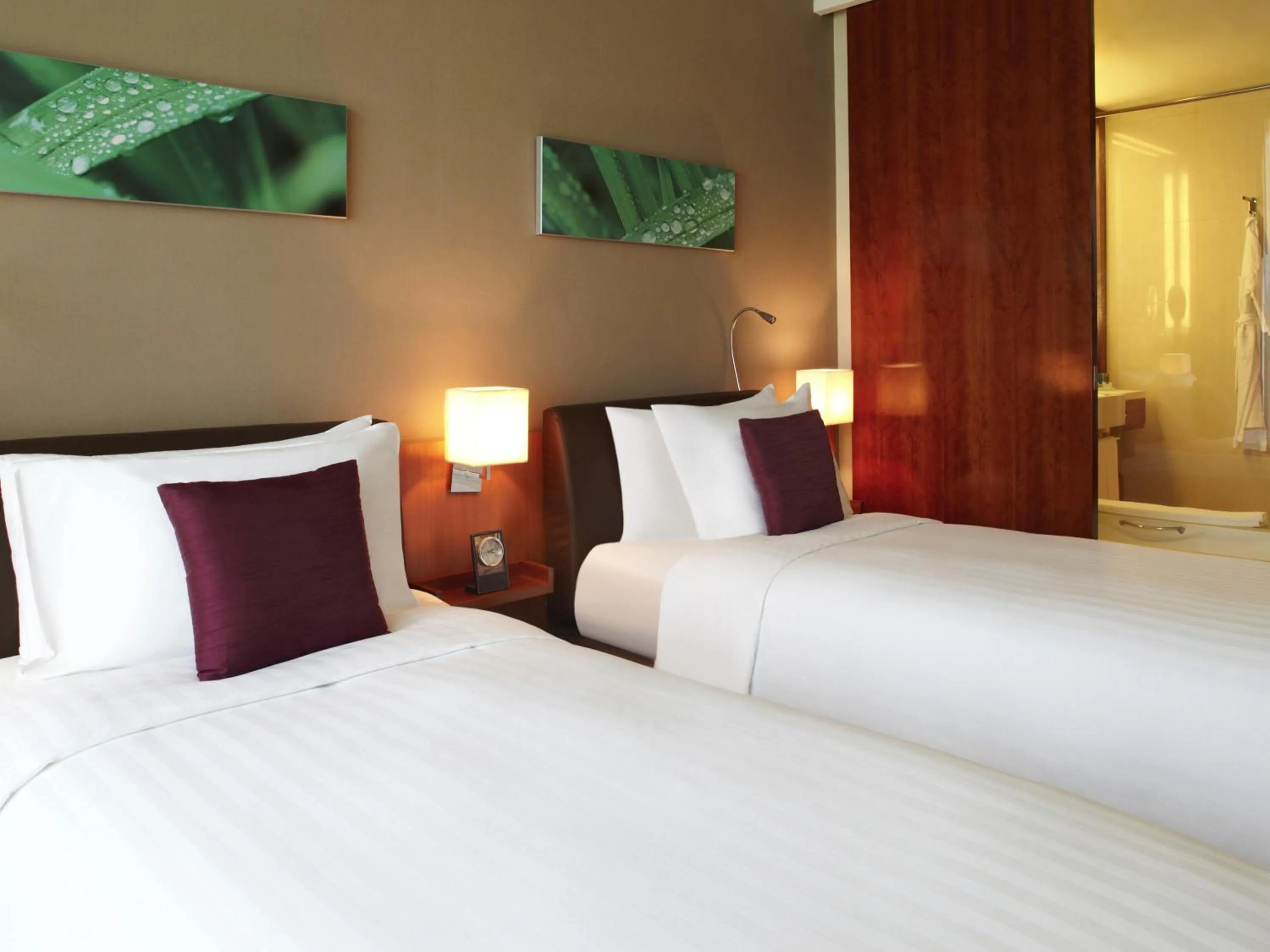 Bedroom, Bed in Novotel Citygate Hong Kong