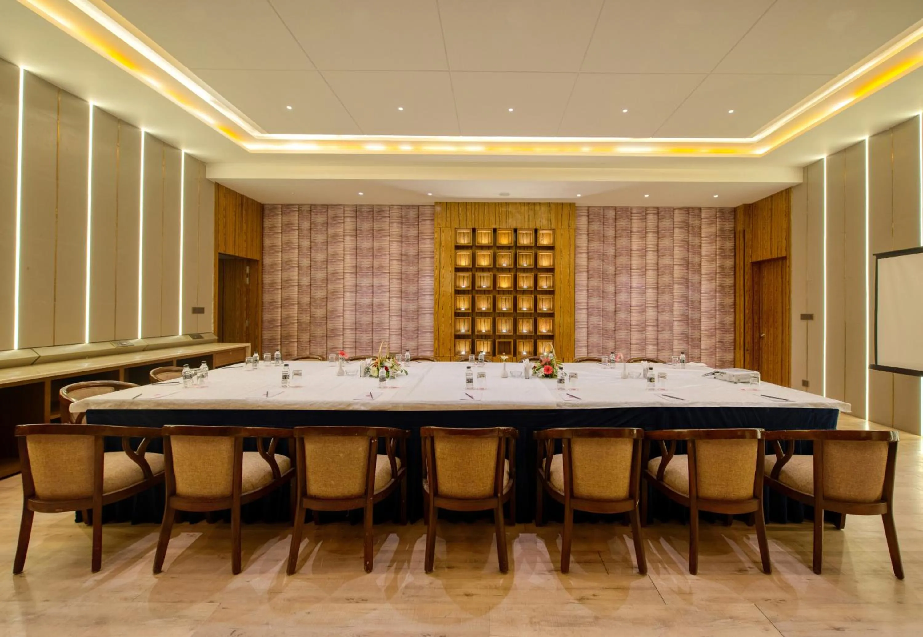 Banquet/Function facilities in OM Clarks Inn Raebareli