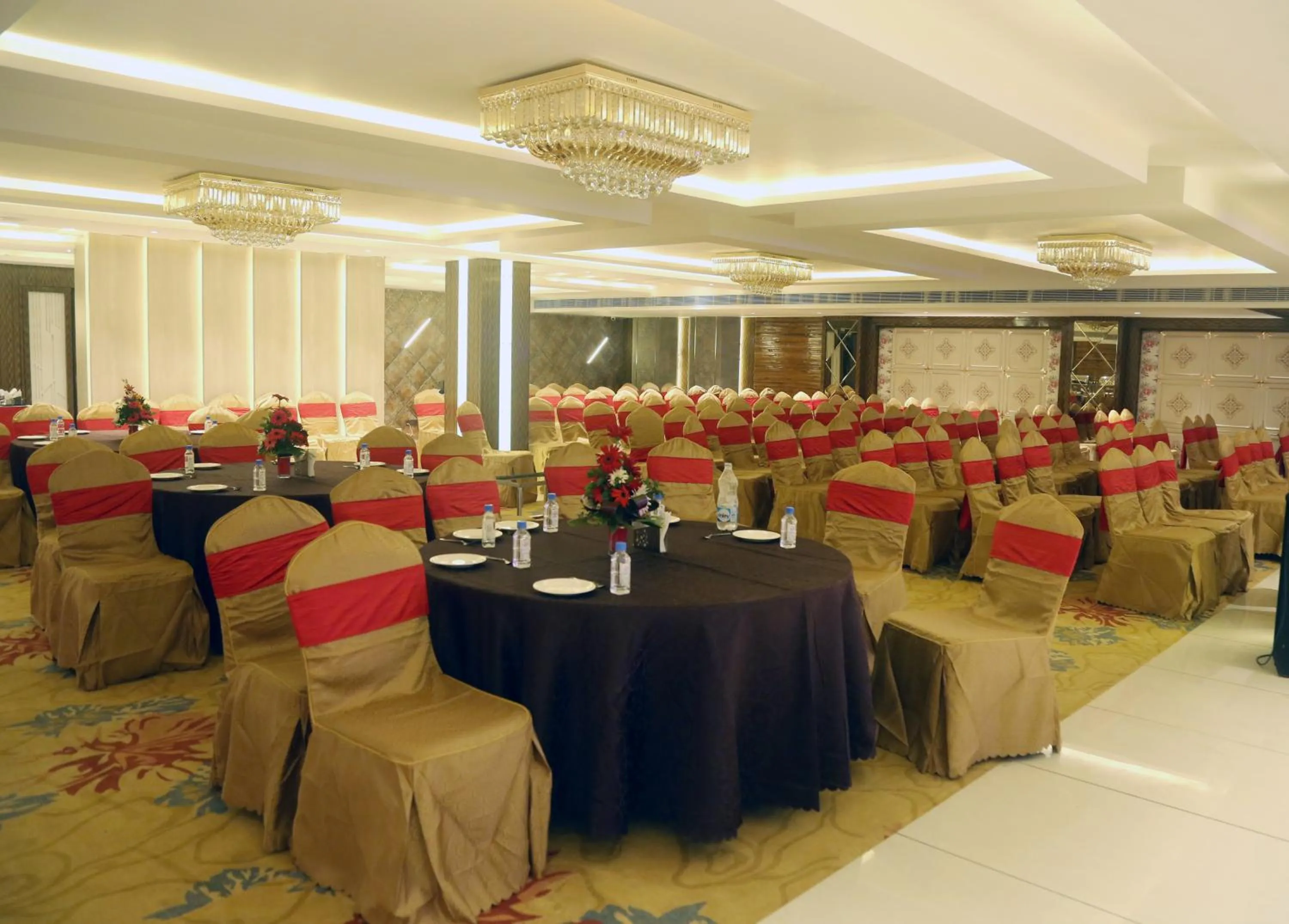 Business facilities in OM Clarks Inn Raebareli