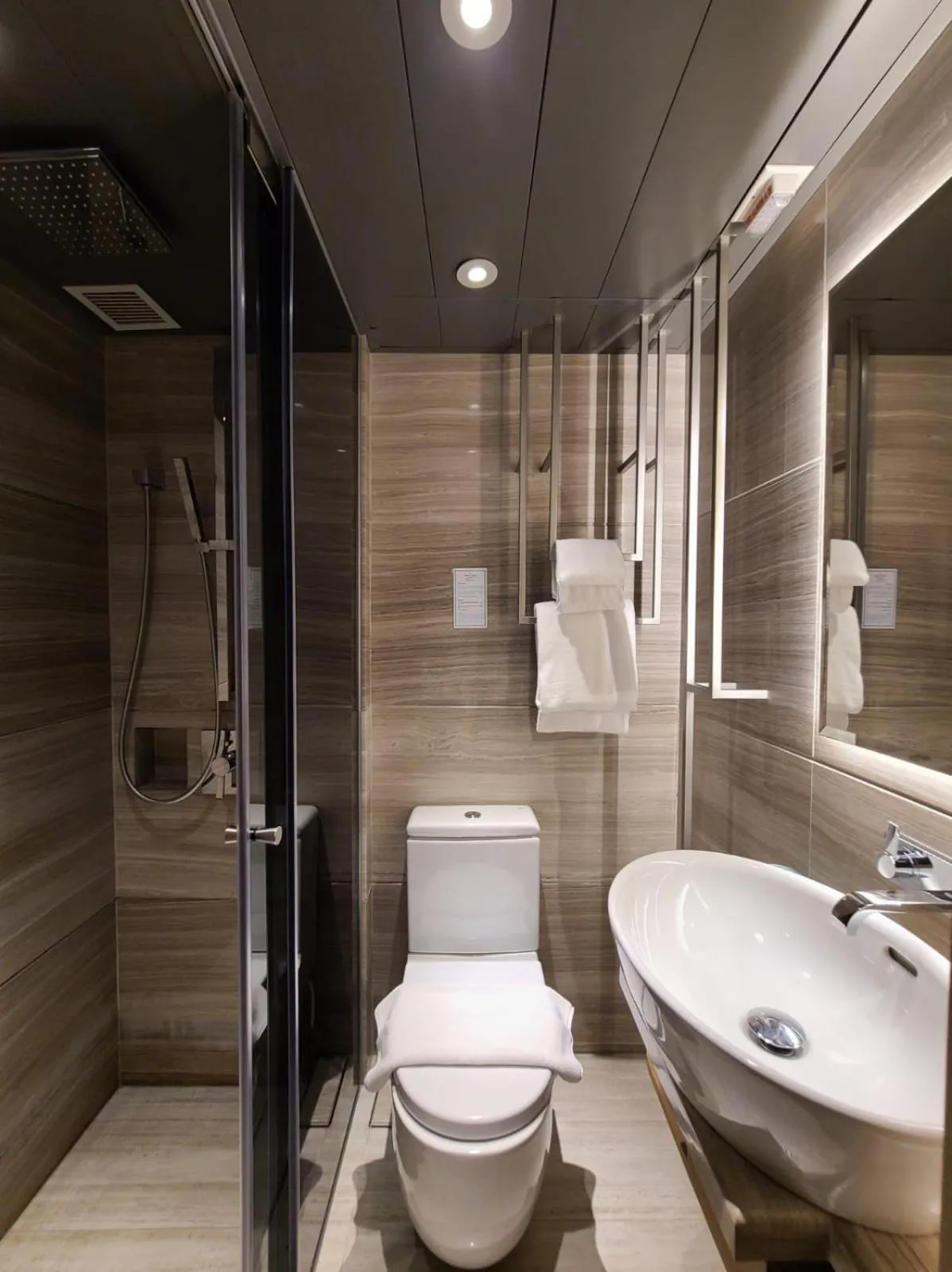 Bathroom in The Harbourview - Chinese YMCA of Hong Kong