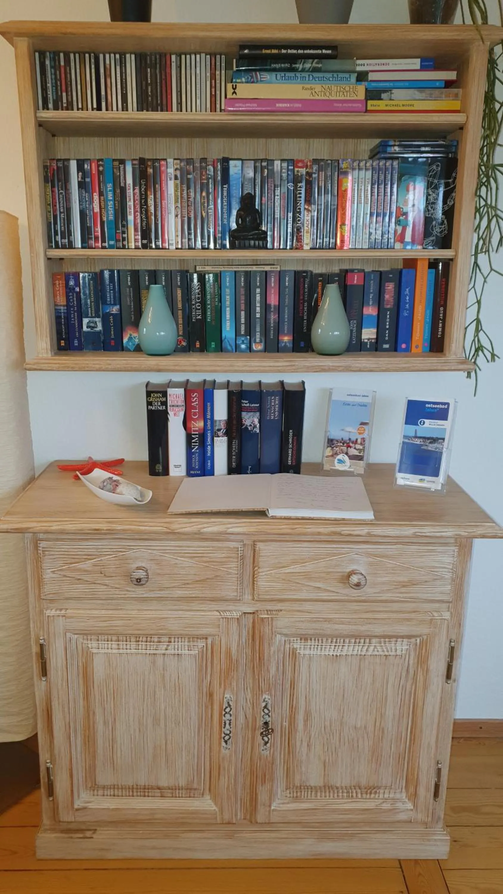 Library in Ferienwohnung Nordlicht Laboe