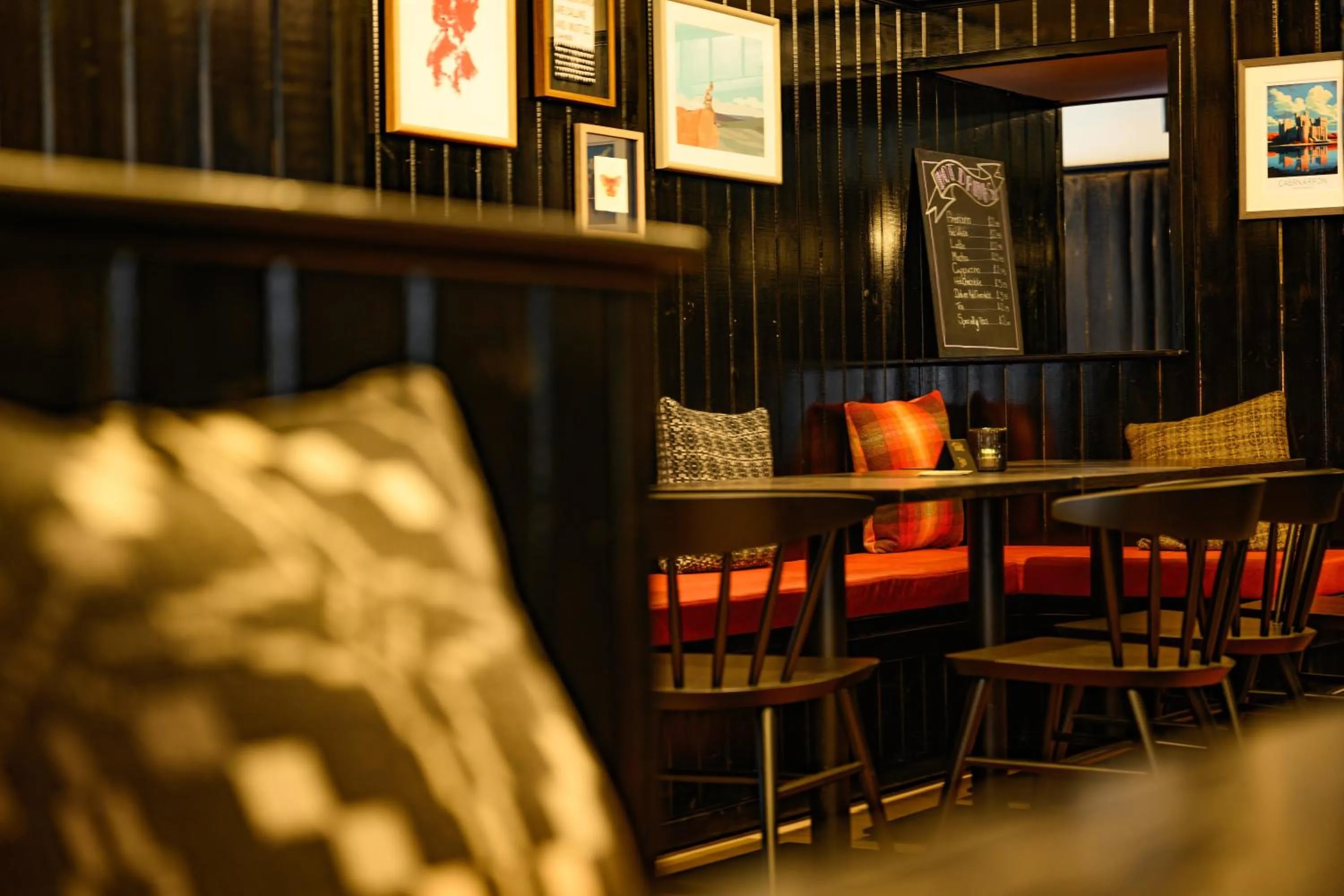 Restaurant/places to eat in Tyn-y-Coed Inn