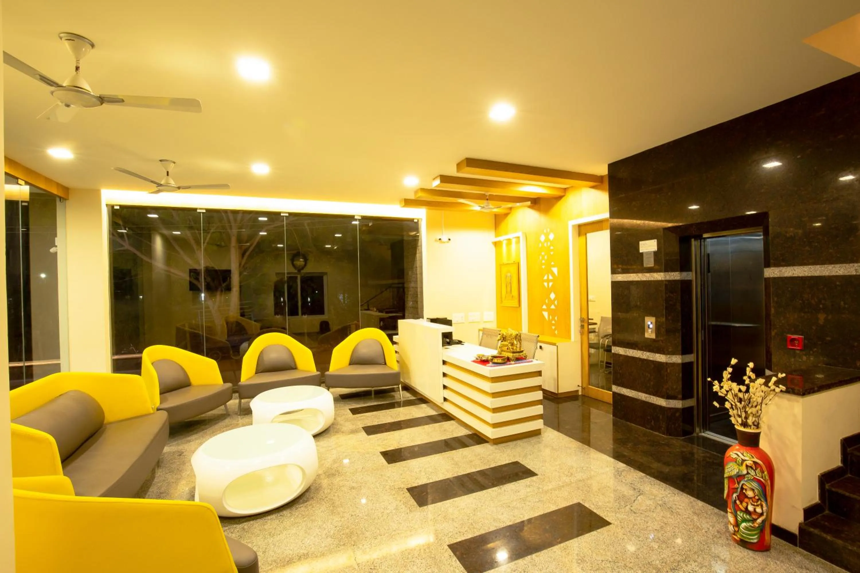 Lobby or reception in Ponnis Hotel