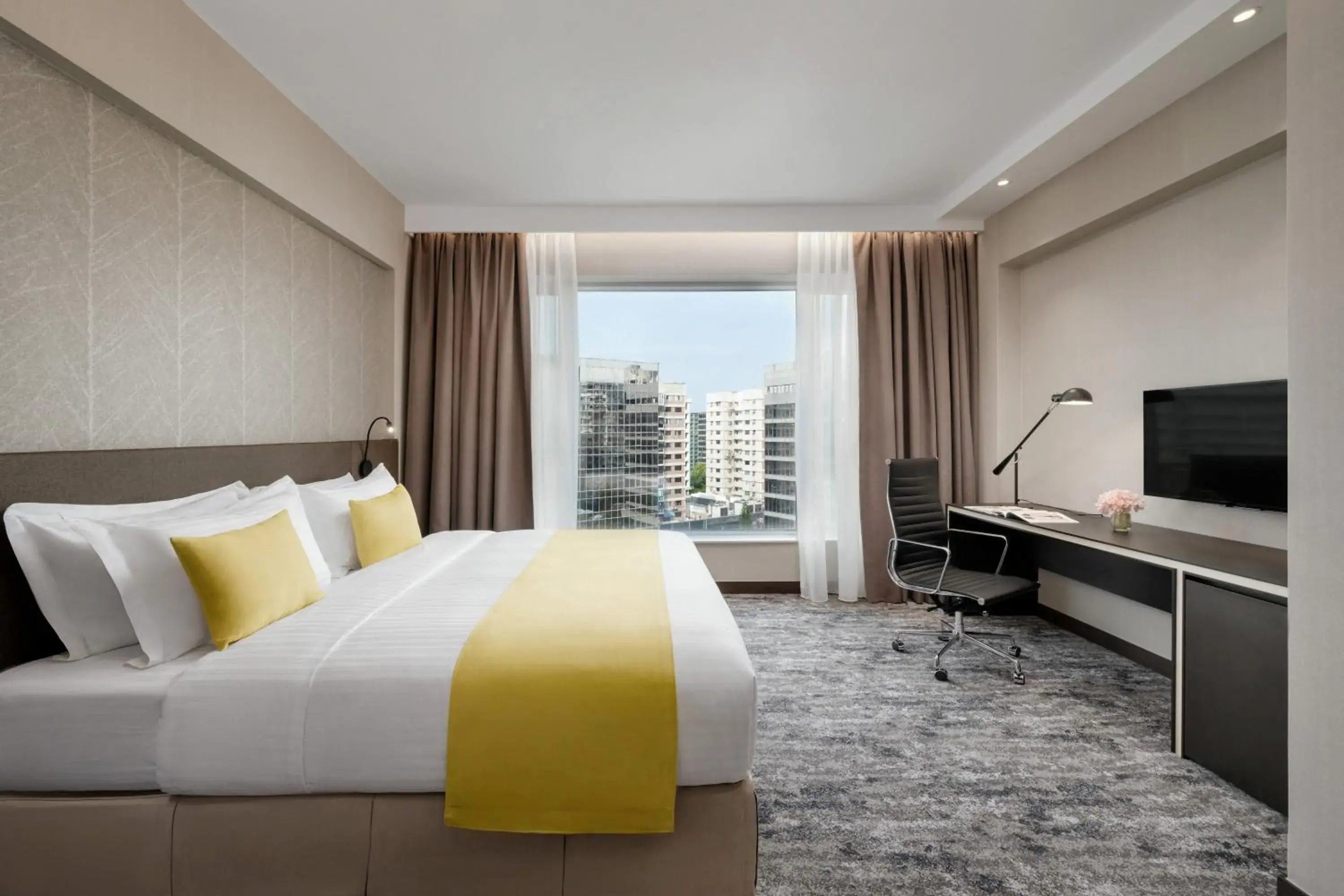 Photo of the whole room, Bed in Park Hotel Hong Kong Photo of the whole room, Bed in Park Hotel Hong Kong