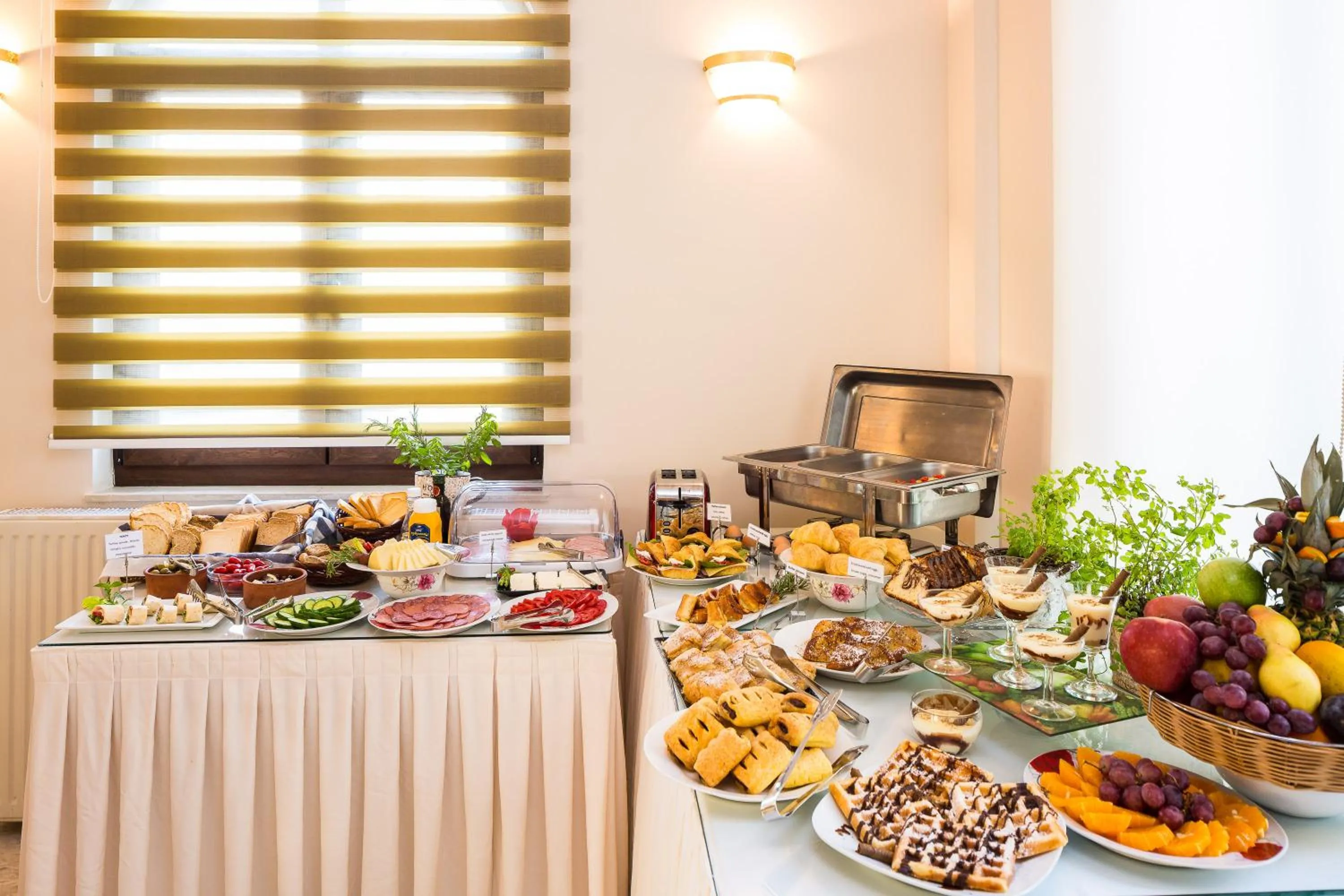 Buffet breakfast in Eltina Hotel