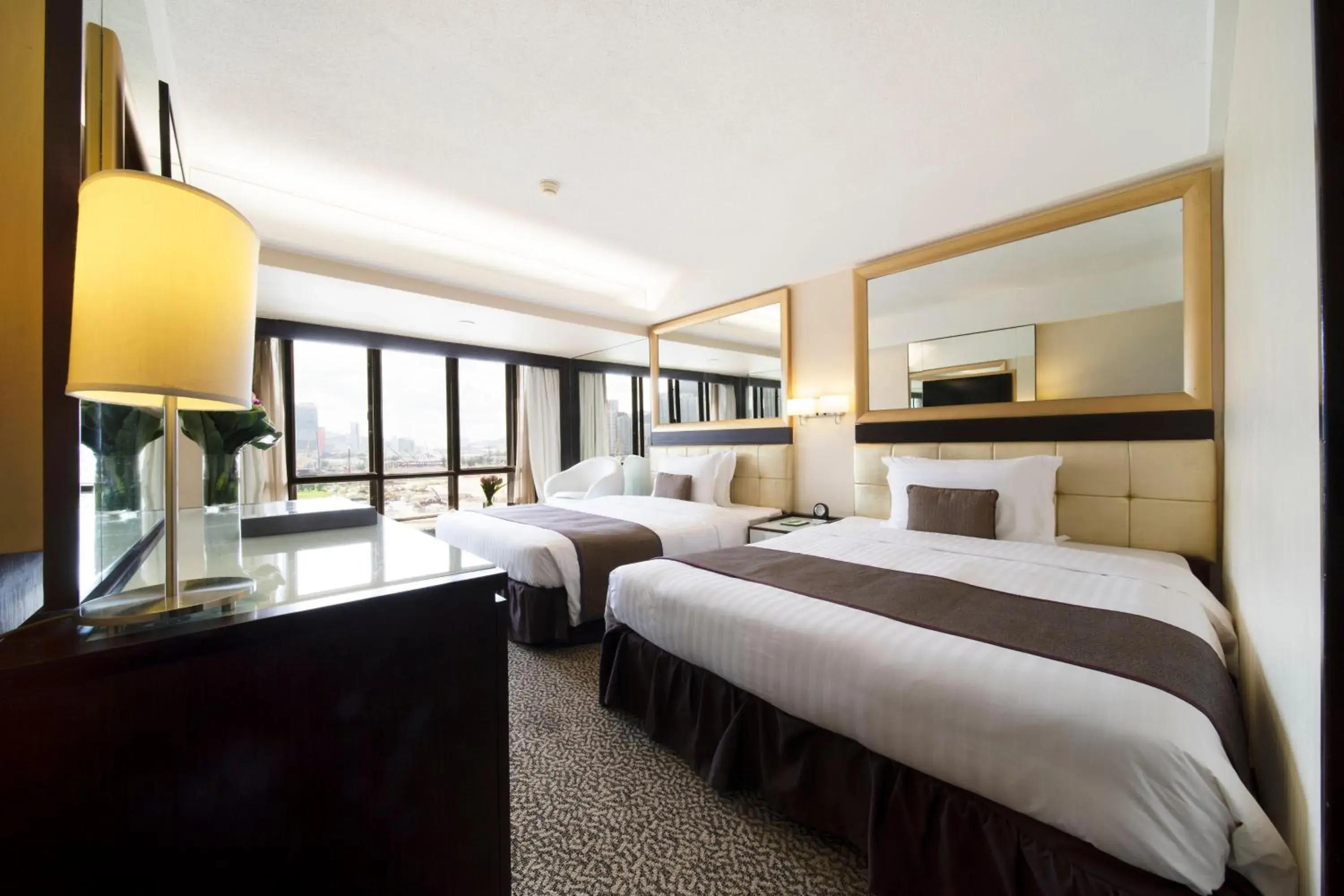 Bed in Regal Oriental Hotel Bed in Regal Oriental Hotel