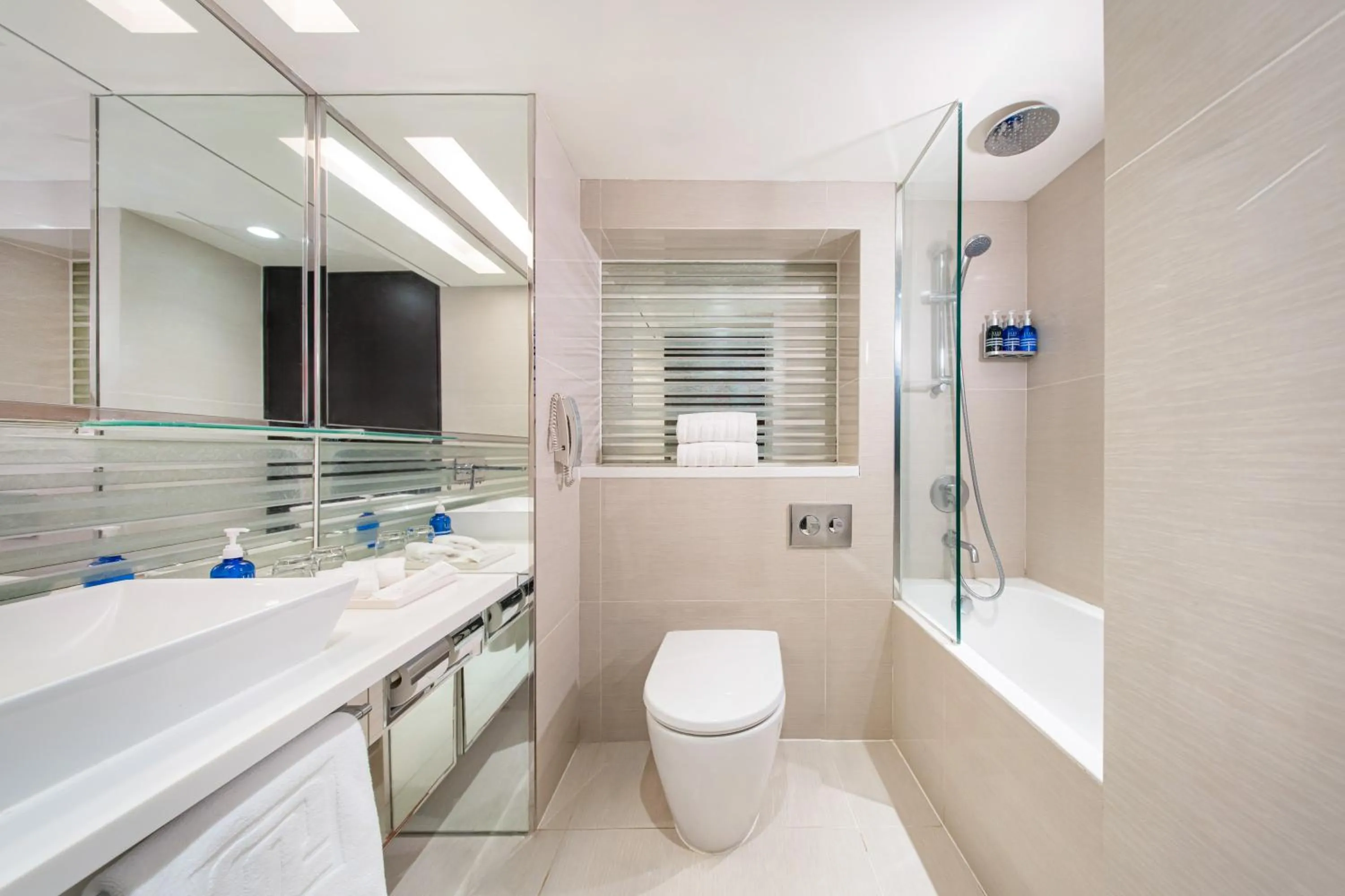 Toilet in Regal Oriental Hotel