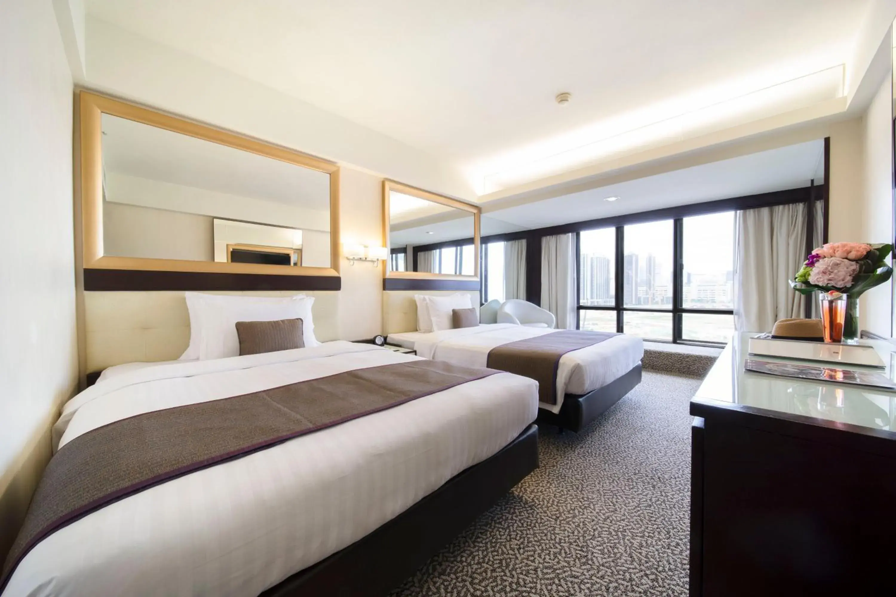 Bed in Regal Oriental Hotel Bed in Regal Oriental Hotel