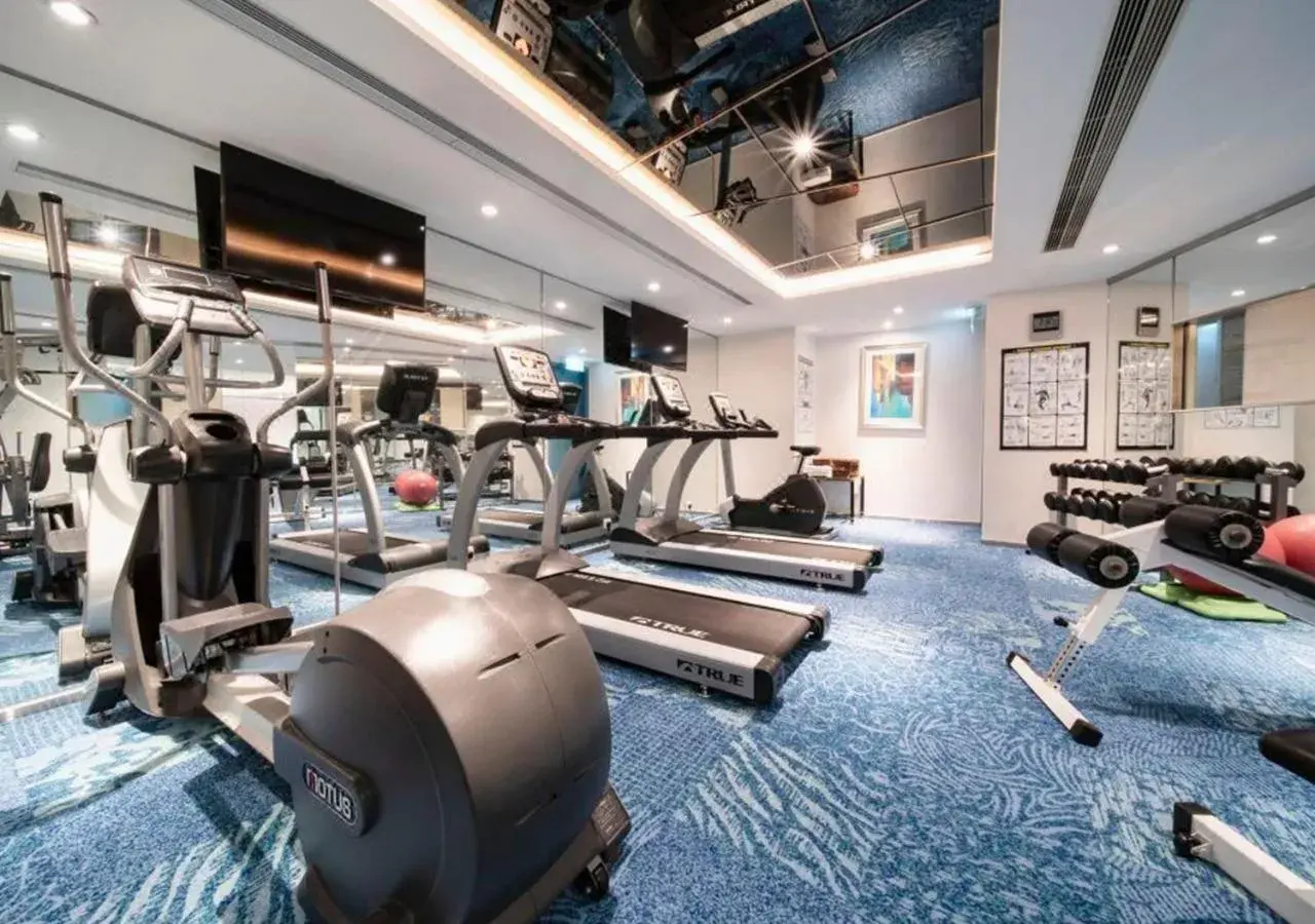 Fitness centre/facilities in Regal Oriental Hotel Fitness centre/facilities in Regal Oriental Hotel