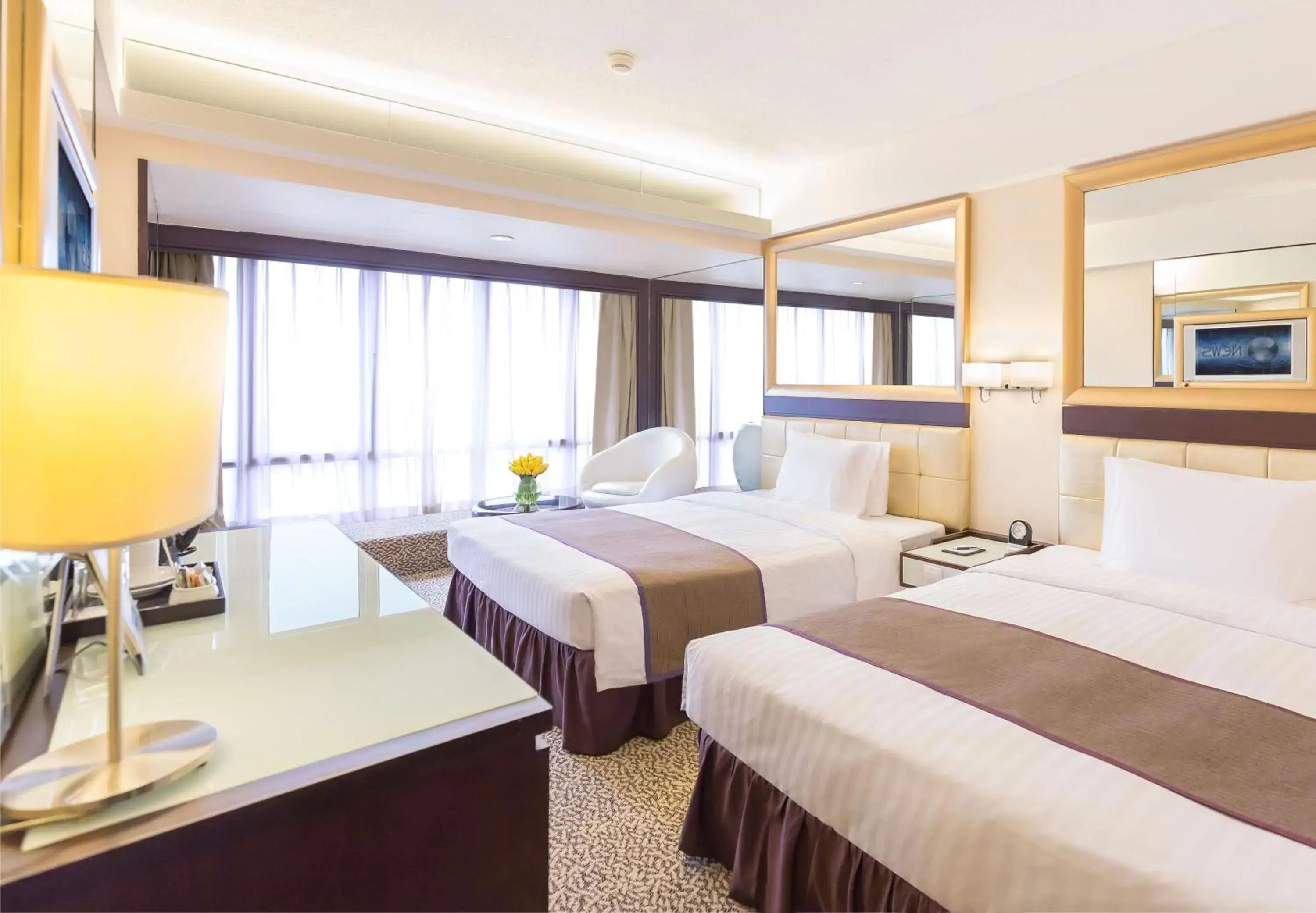 Bedroom, Bed in Regal Oriental Hotel Bedroom, Bed in Regal Oriental Hotel