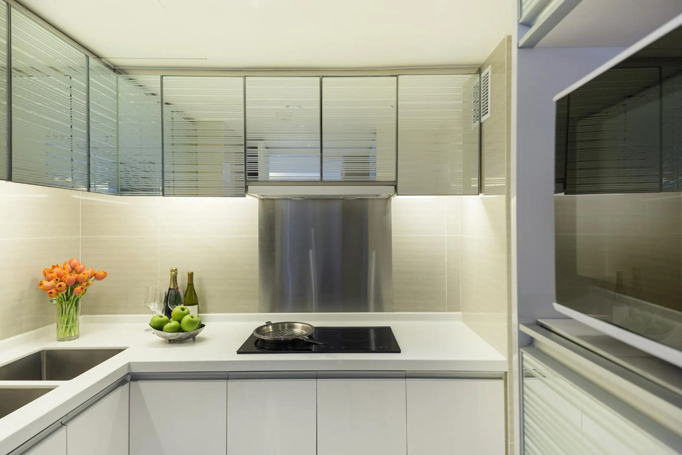 Kitchen or kitchenette in Regal Oriental Hotel