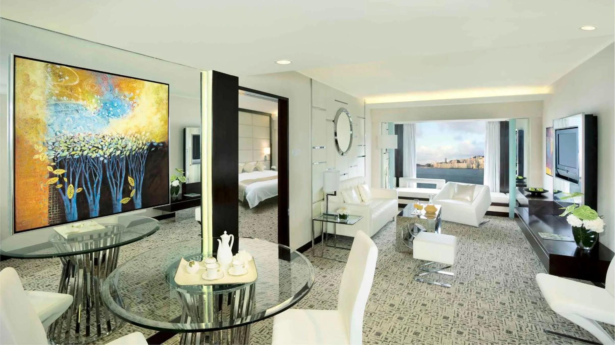 Living room in Regal Kowloon Hotel