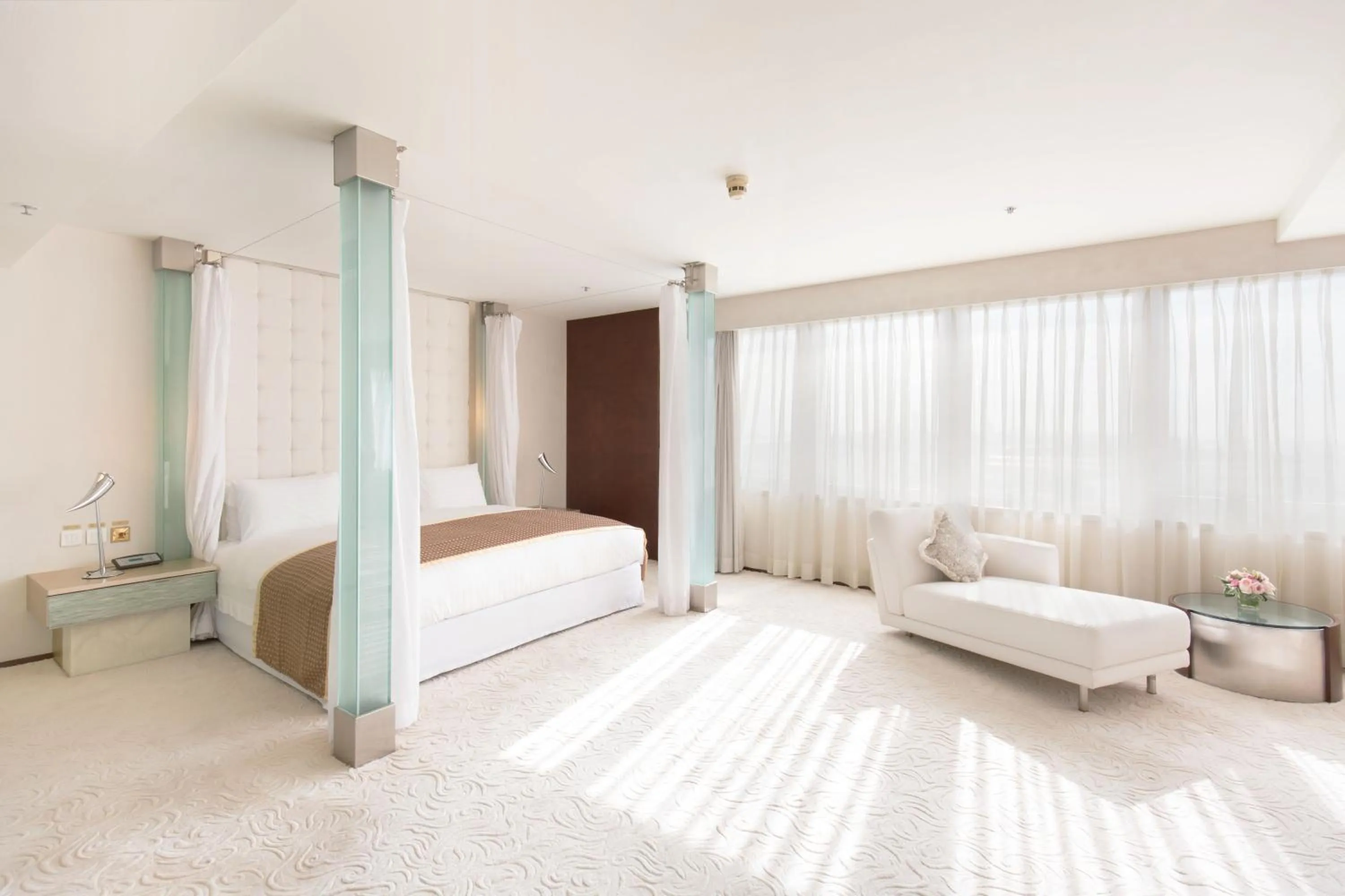 Photo of the whole room, Bed in Regal Airport Hotel