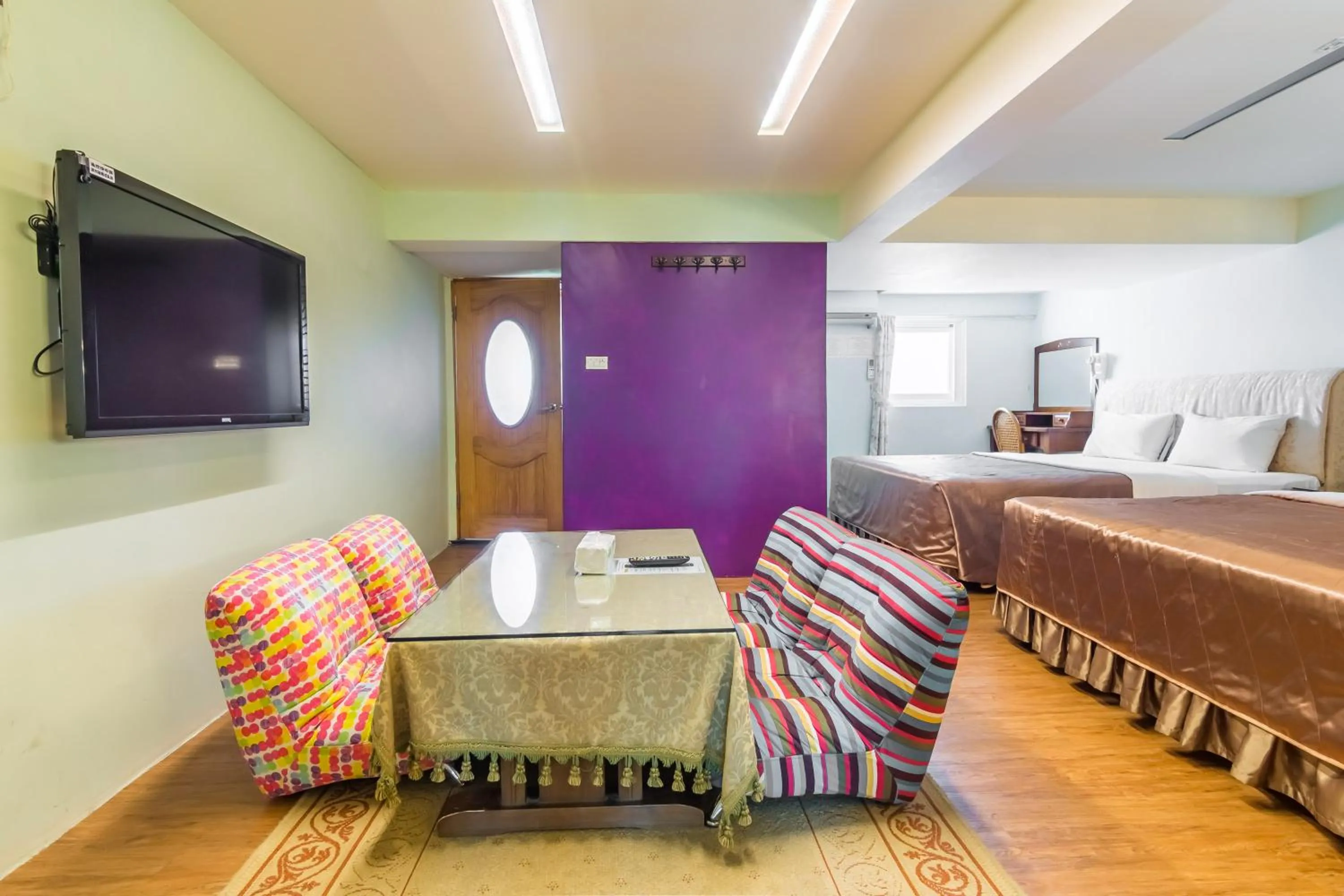 TV and multimedia, Bed in Kenting Maya-House B&B