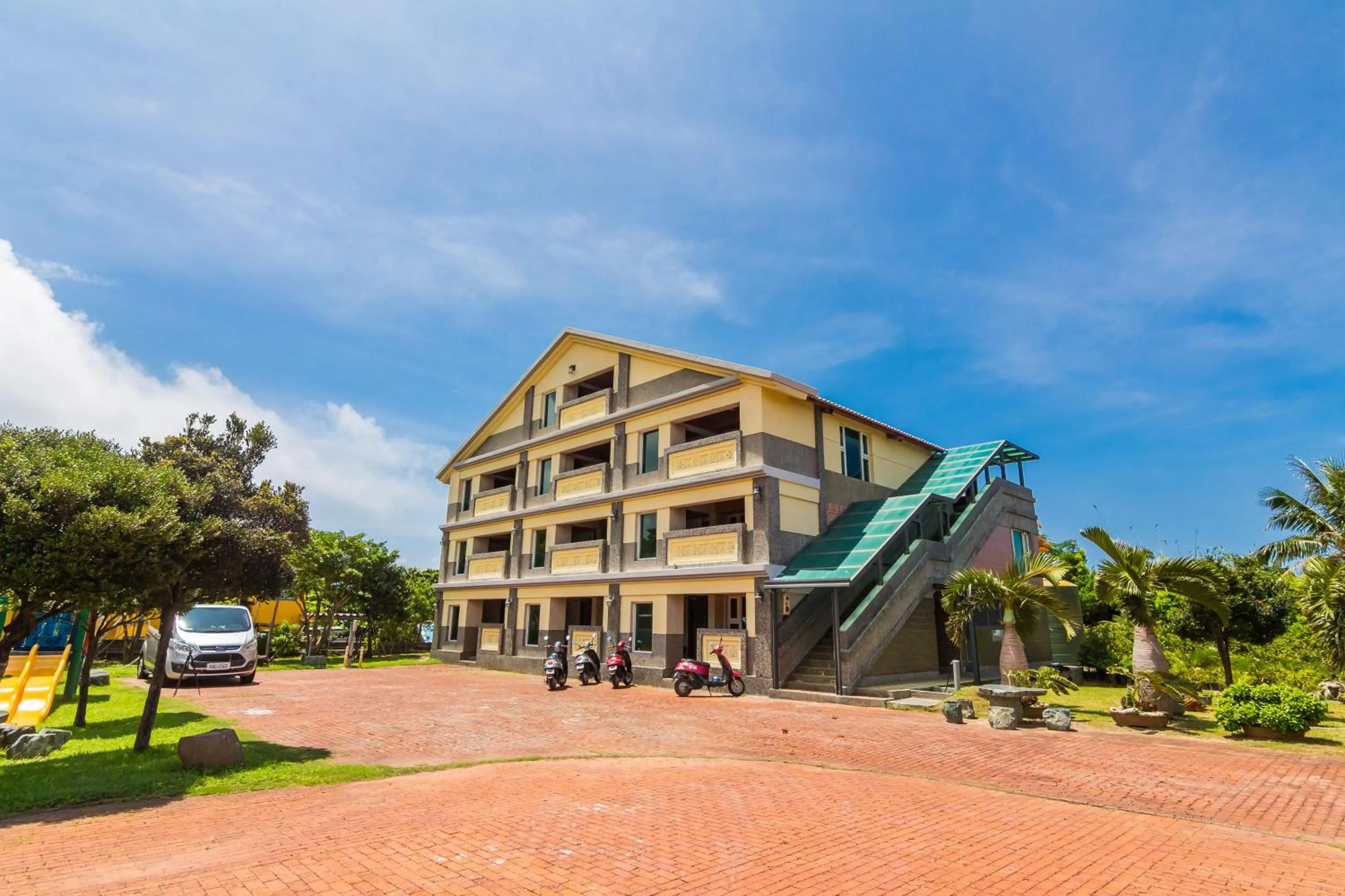 Property building in Kenting Maya-House B&B