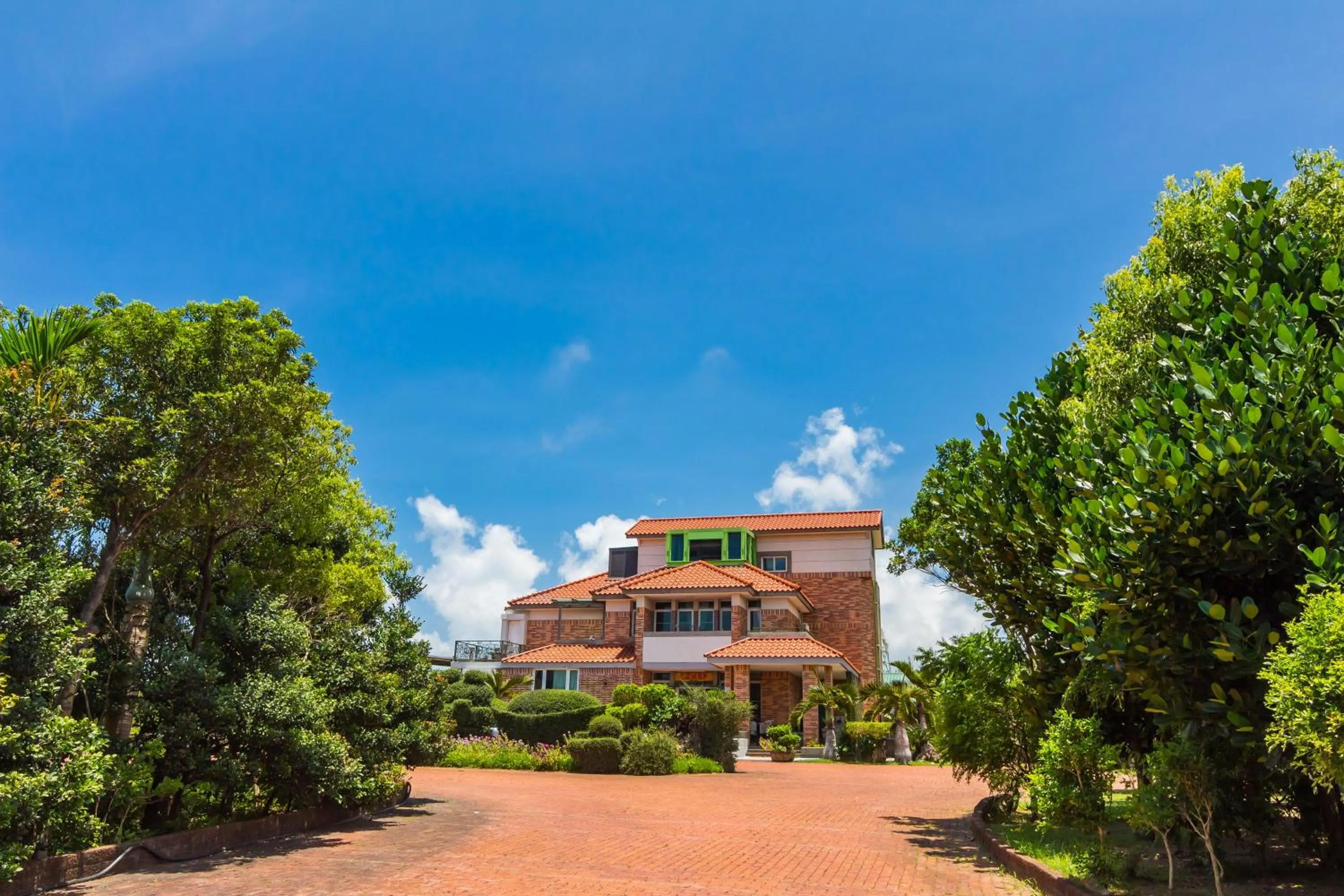 Property building in Kenting Maya-House B&B