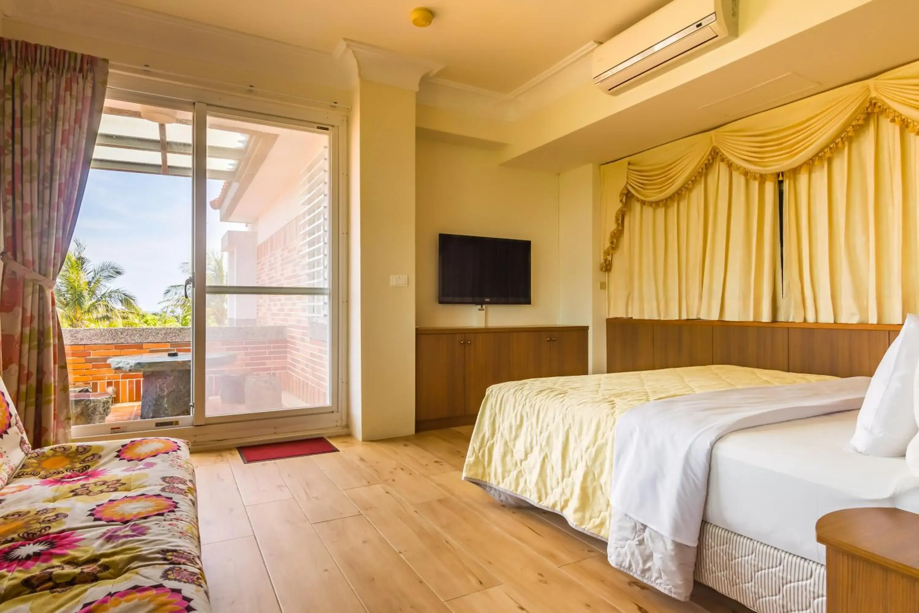 Photo of the whole room, Bed in Kenting Maya-House B&B Photo of the whole room, Bed in Kenting Maya-House B&B