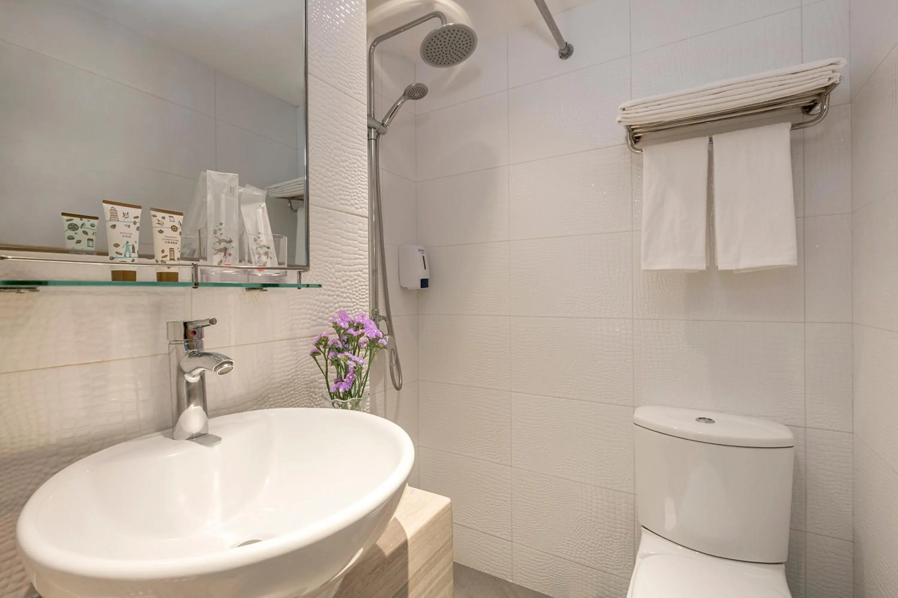 Bathroom in Silka Far East Hotel