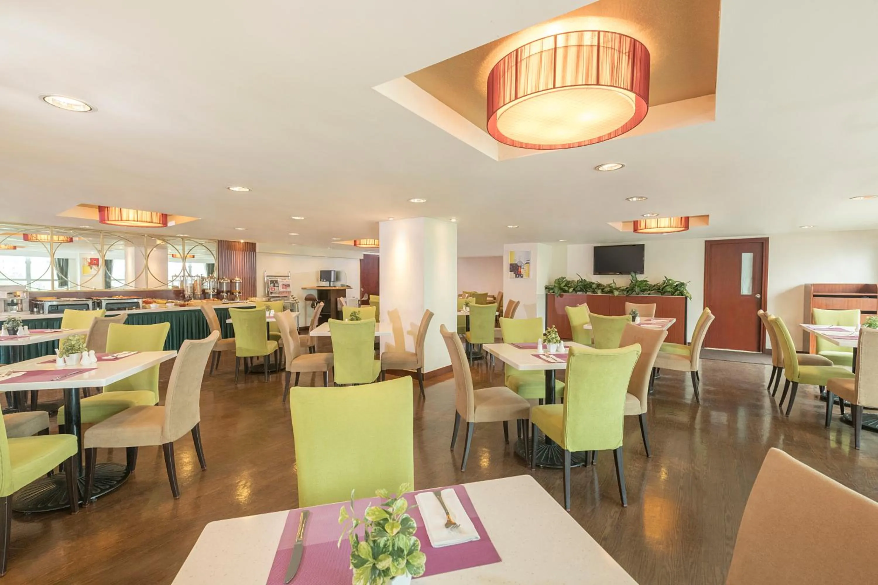 Restaurant/places to eat in Silka Far East Hotel