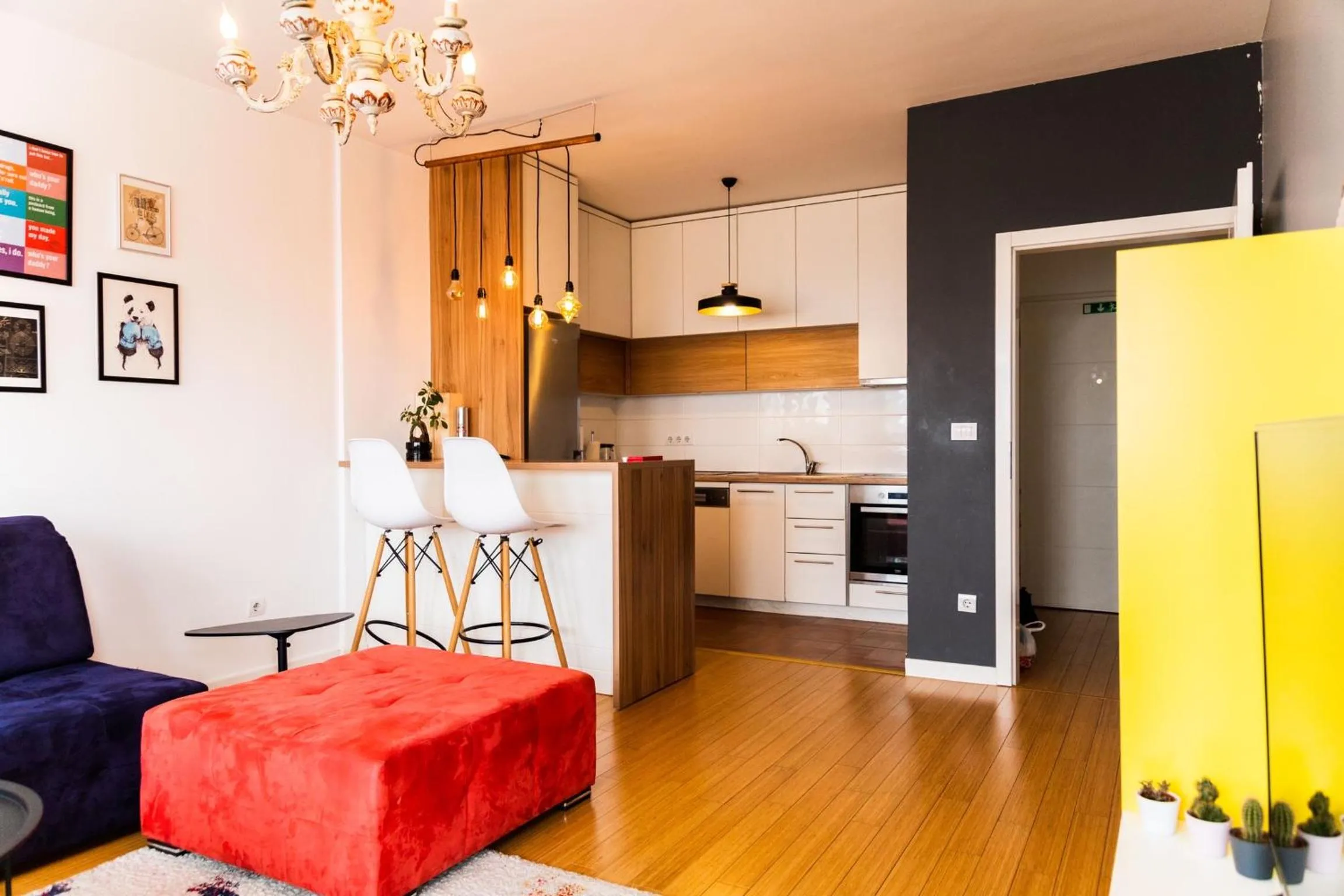 Kitchen or kitchenette in Modern apartment with a view feels like home