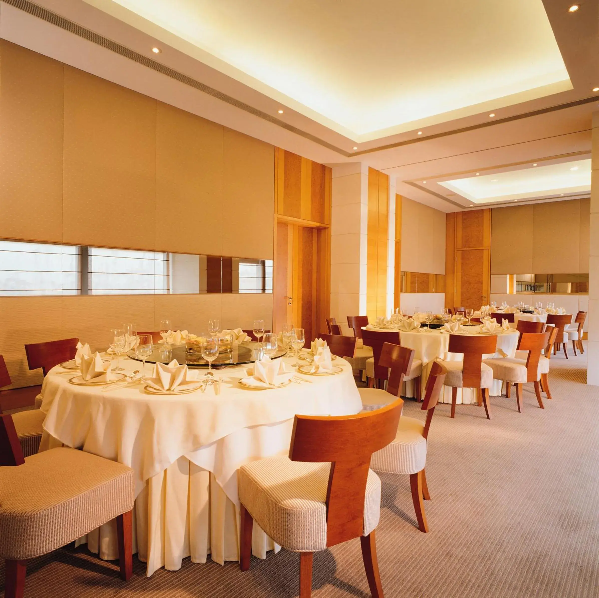 Restaurant/places to eat in Rambler Garden Hotel Restaurant/places to eat in Rambler Garden Hotel