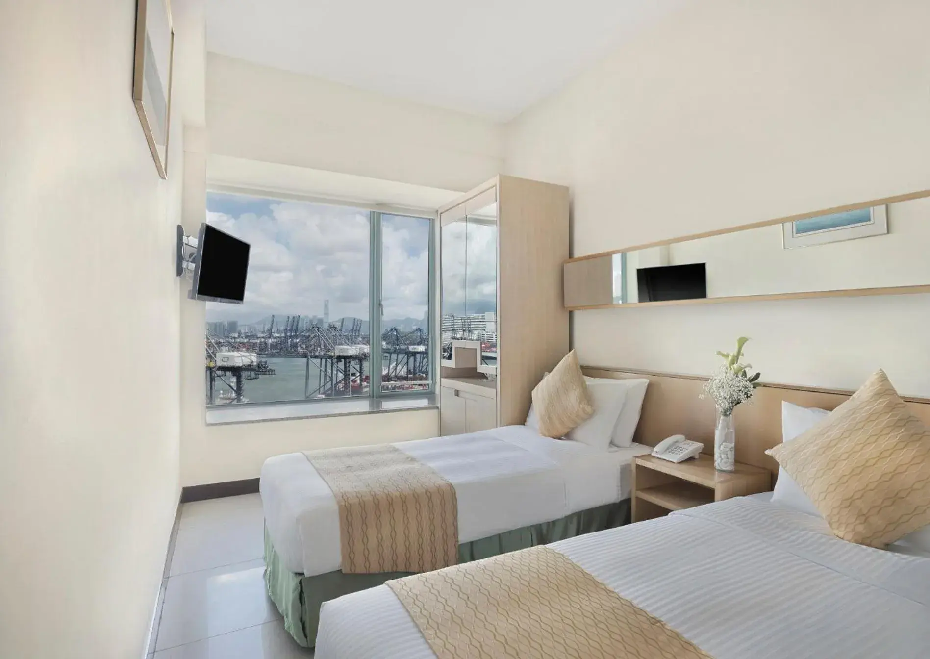 Bedroom, Bed in Rambler Garden Hotel Bedroom, Bed in Rambler Garden Hotel