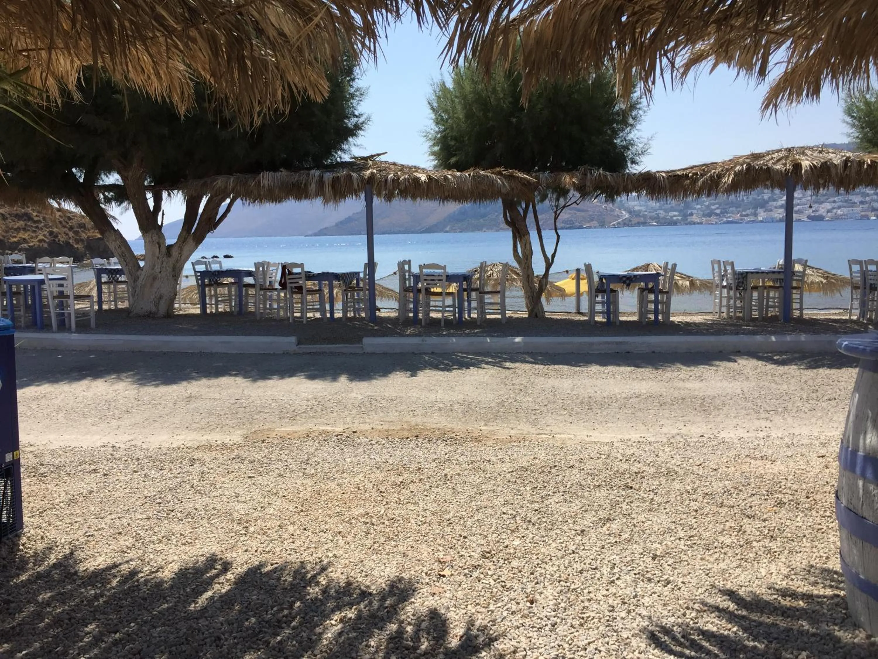 Restaurant/places to eat in Vareladiko studios